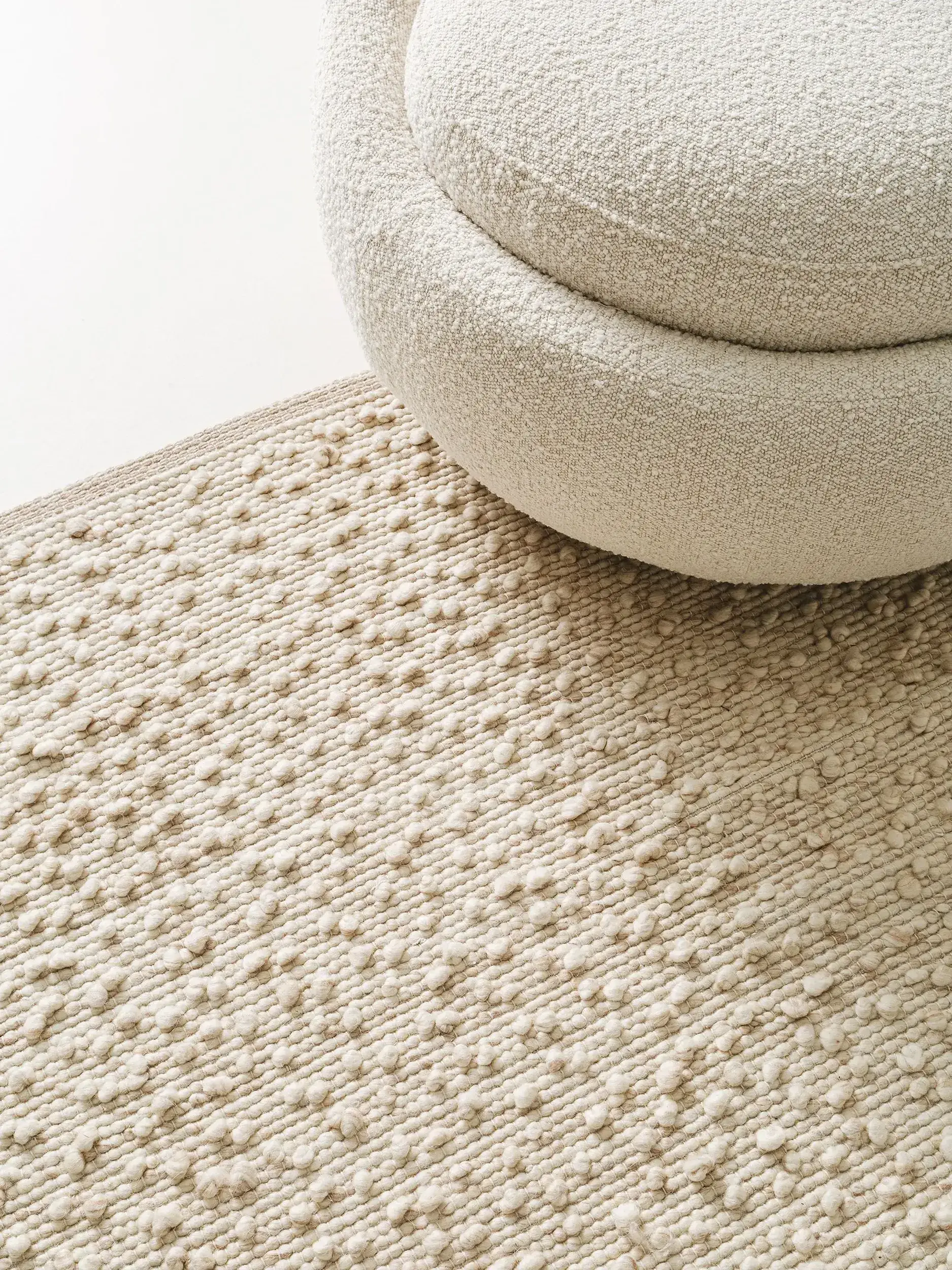 Tapijt van 40% Wol, 30% Katoen, 20% Polyester, 10% Viscose in Beige met een 40% Wol, 30% Katoen, 20% Polyester, 10% Viscose hoge pool van benuta pure