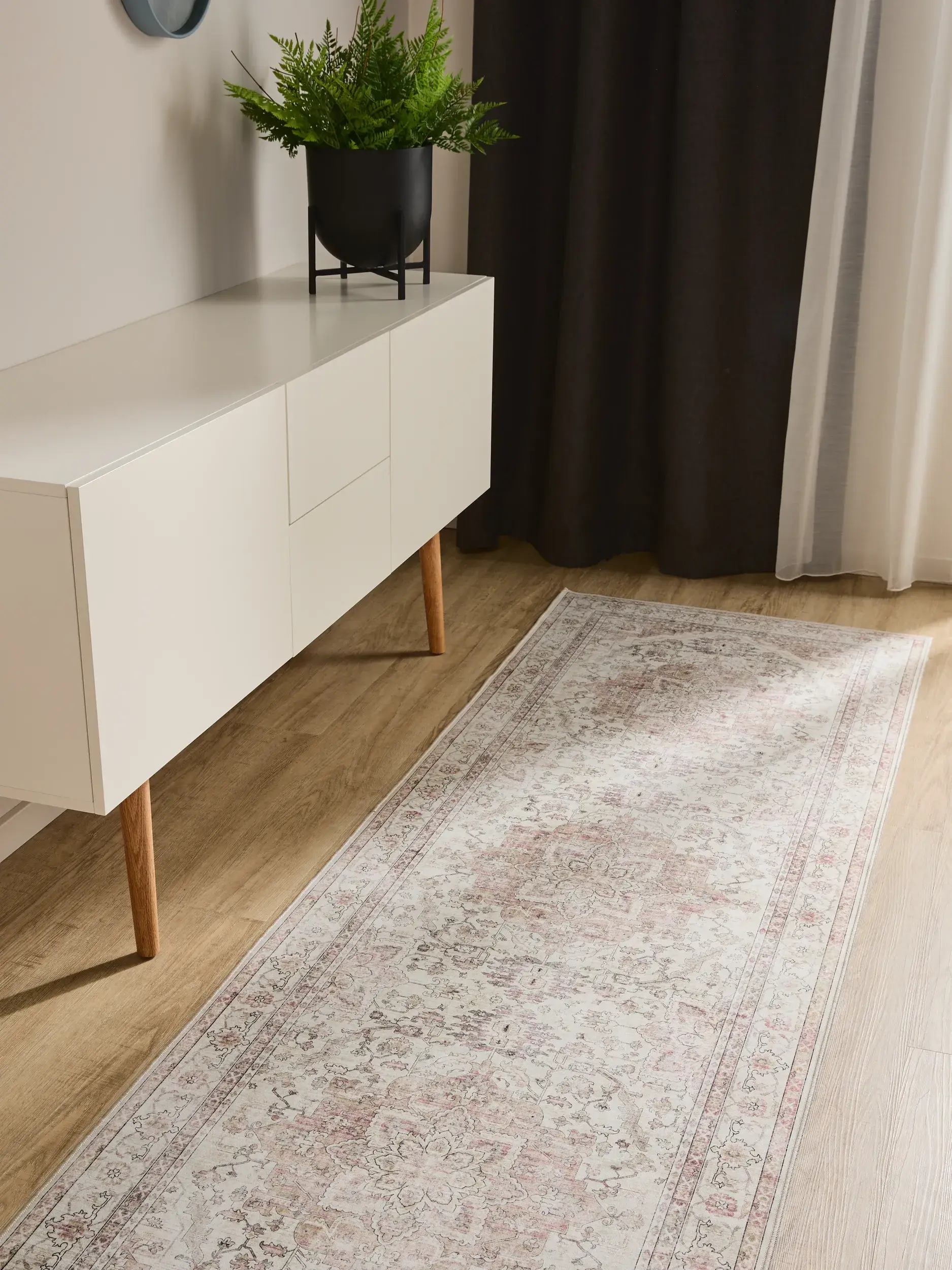 Rug made of 100% Polyester in Pink with a 100% Polyester high pile by benuta Basic