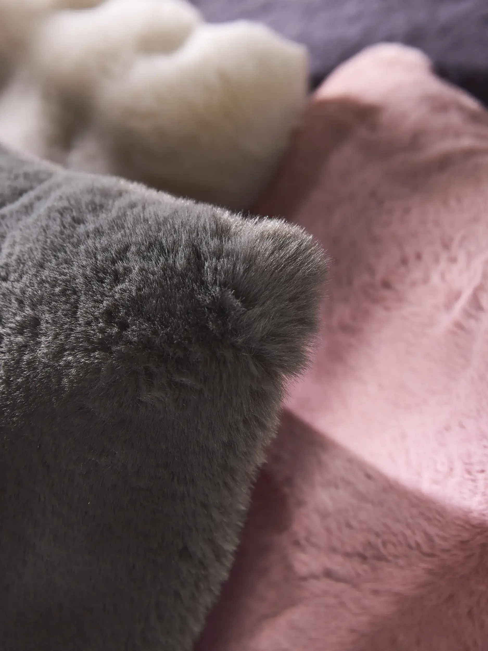 Kissenbezug Dave Anthrazit im Design Einfarbig aus 100% Polyester von benuta Nest