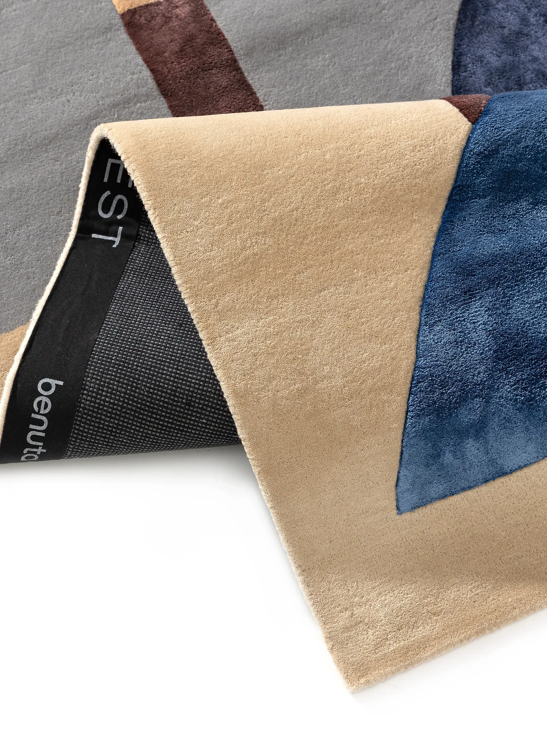 Rug made of 60% Wool, 40% Lyocell (Tencel™) in Multicolour with a 60% Wool, 40% Lyocell (Tencel™) high pile by benuta Finest