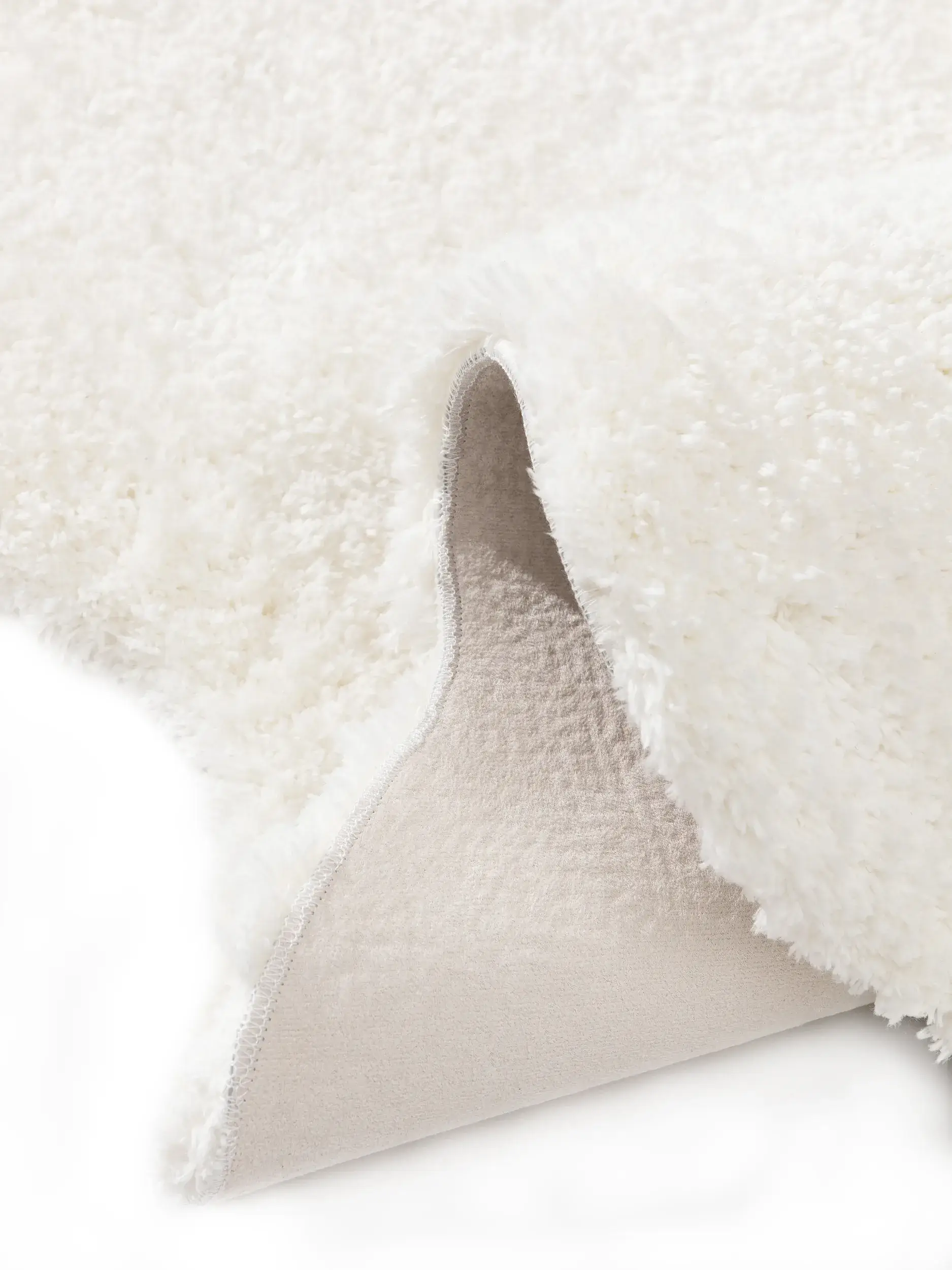 Tapis en 100% Polyester en Blanc avec une pile de 100% Polyester de hauteur de benuta nest