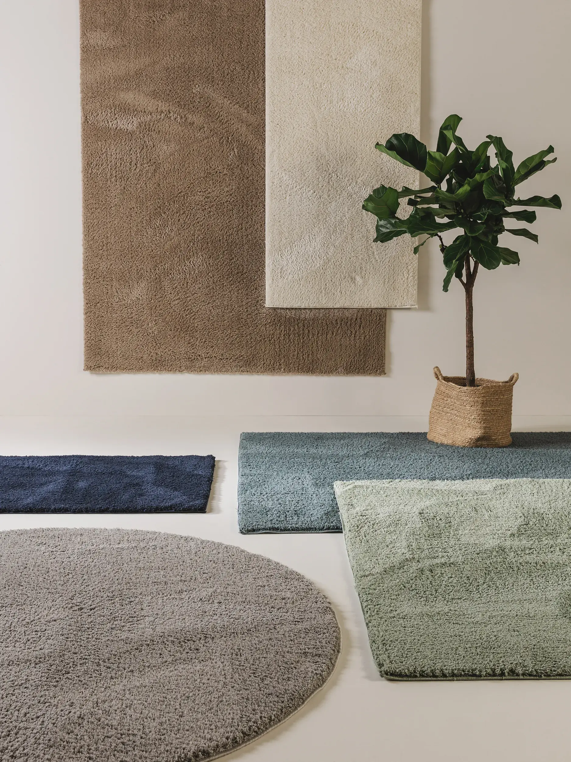 Teppich aus 100% Polyester (Microfiber) in Grau mit 100% Polyester (Microfiber) hohem Flor von benuta Nest