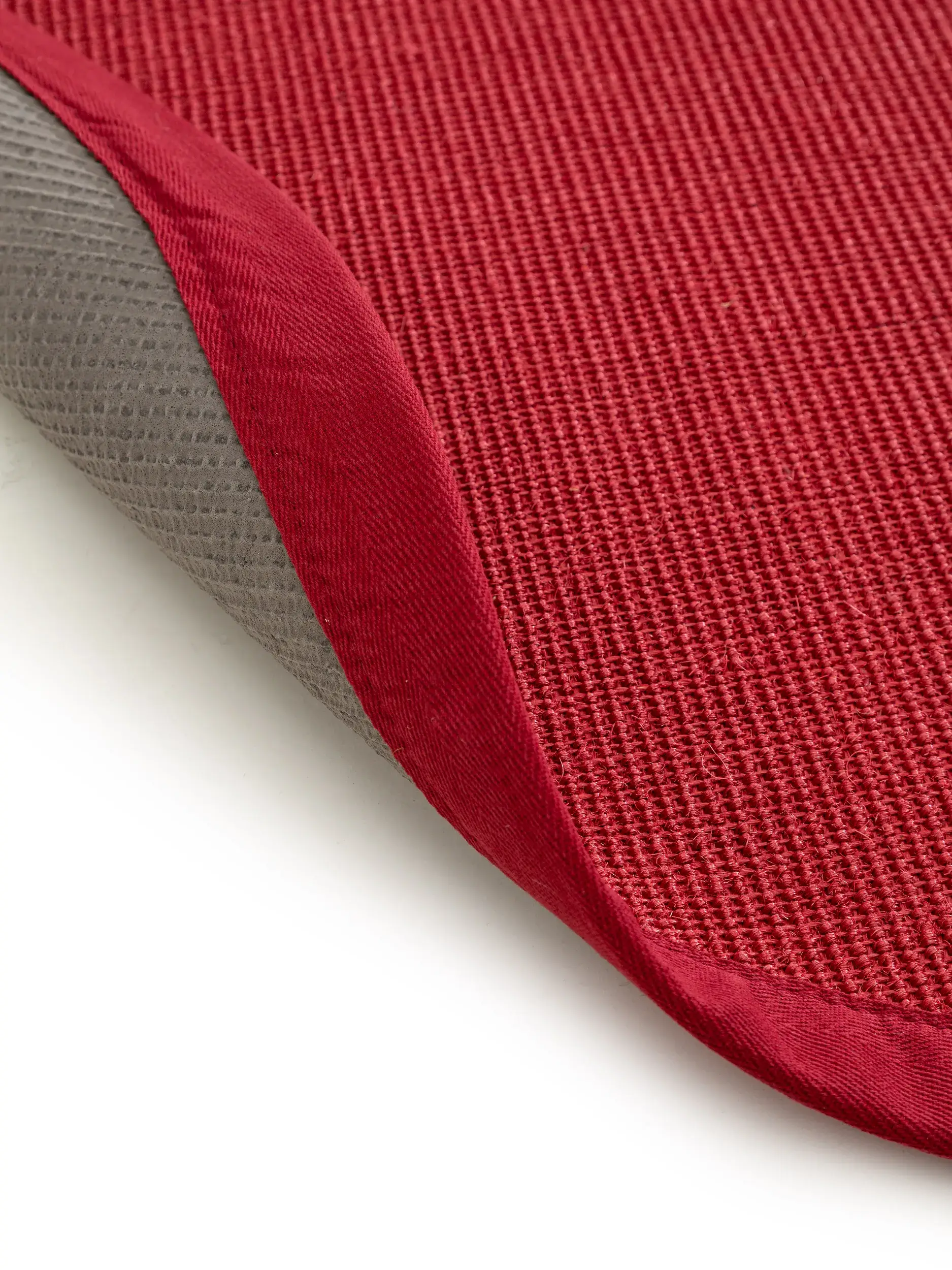 Teppich aus 100% Sisal in Rot mit 100% Sisal hohem Flor von benuta Nest