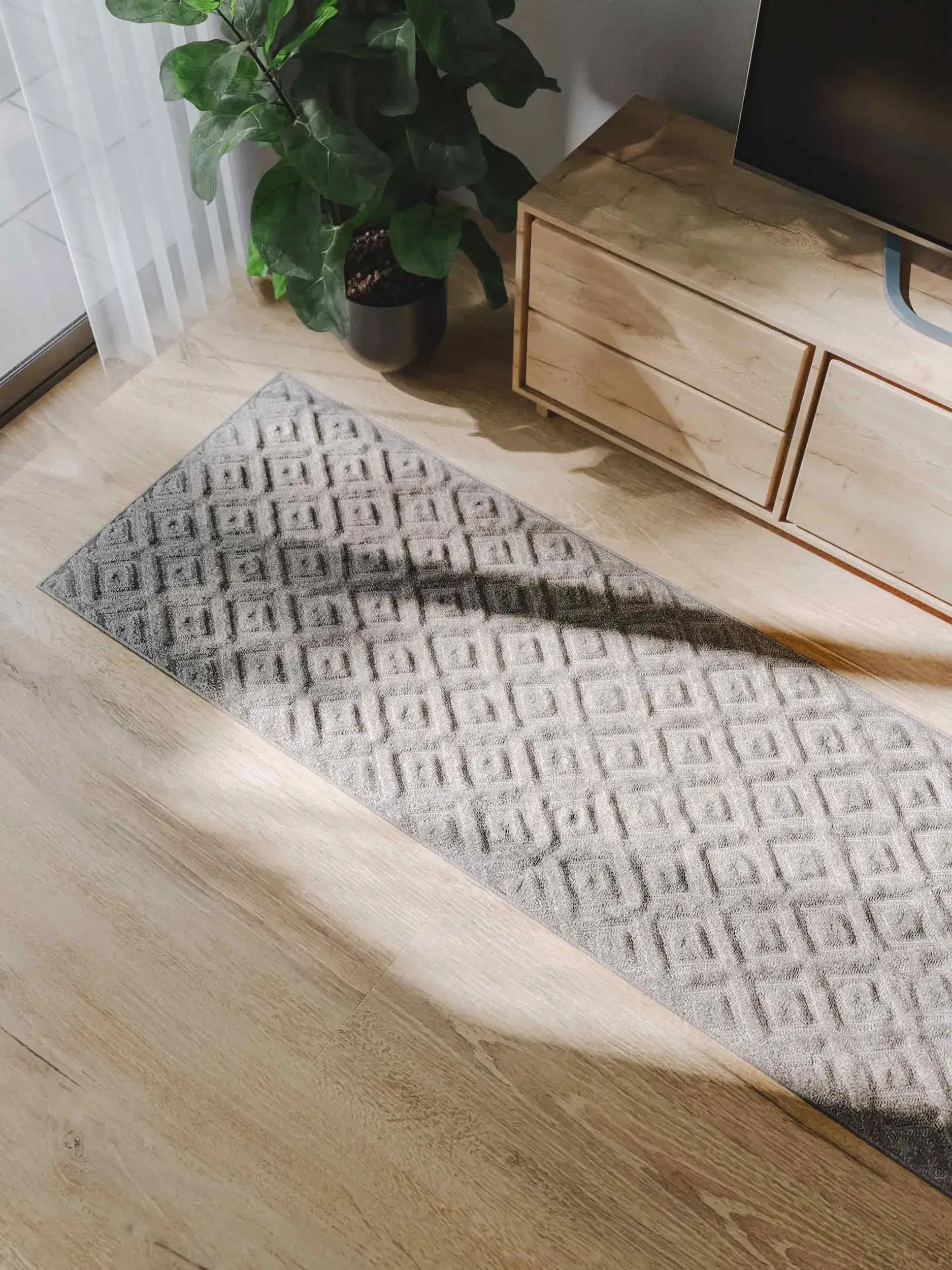 Rug made of 100% Polypropylen in Grey with a 100% Polypropylen high pile by benuta Basic