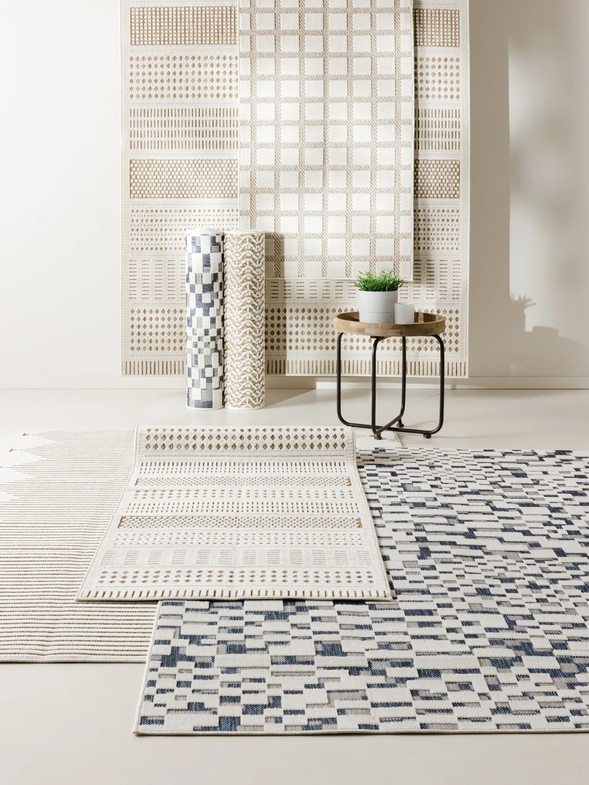 Rug made of 100% Polypropylen in White with a 100% Polypropylen high pile by benuta Basic