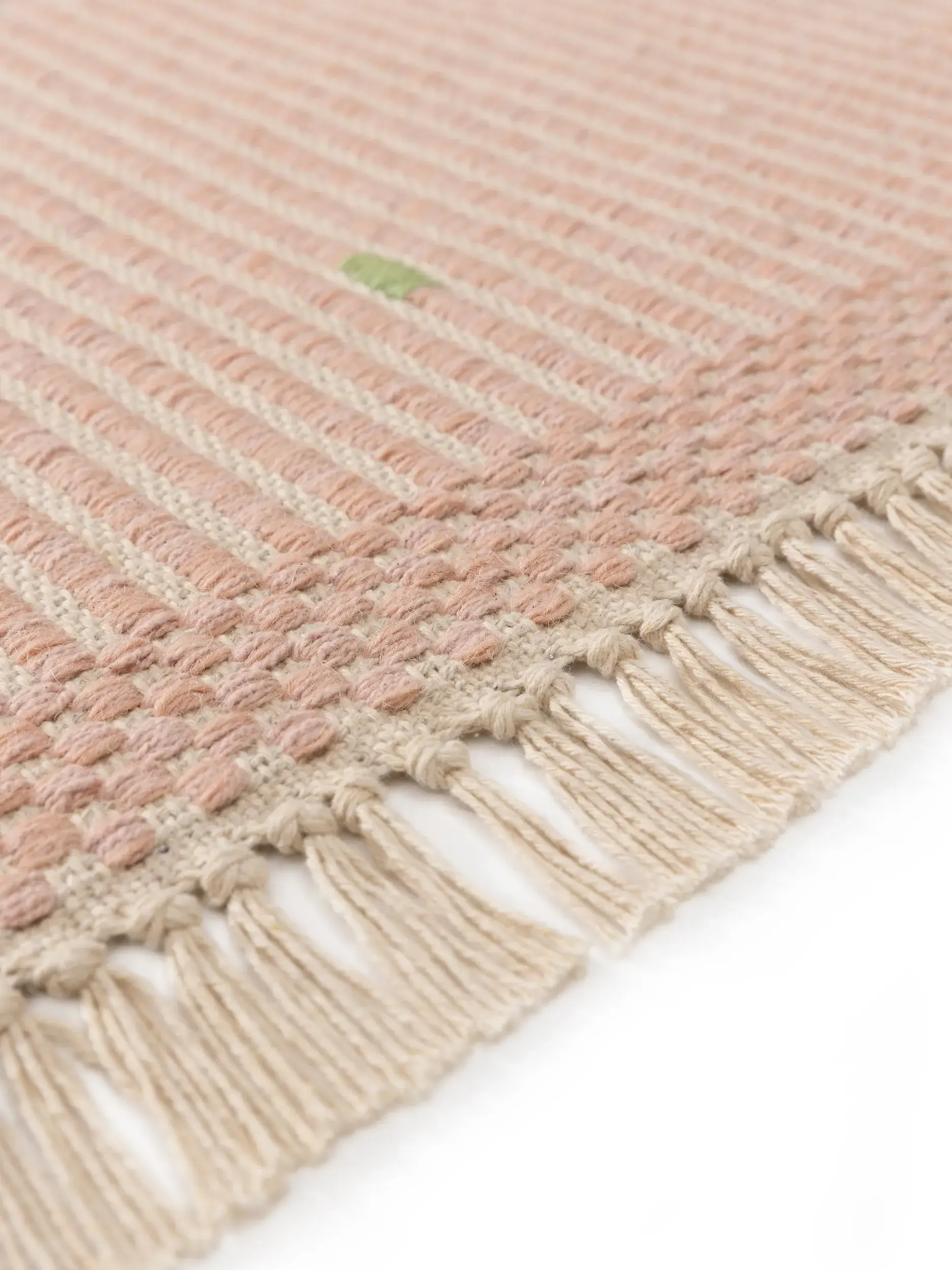 Teppich aus 70% Baumwolle, 30% Wolle in Rosa mit 70% Baumwolle, 30% Wolle hohem Flor von Lytte
