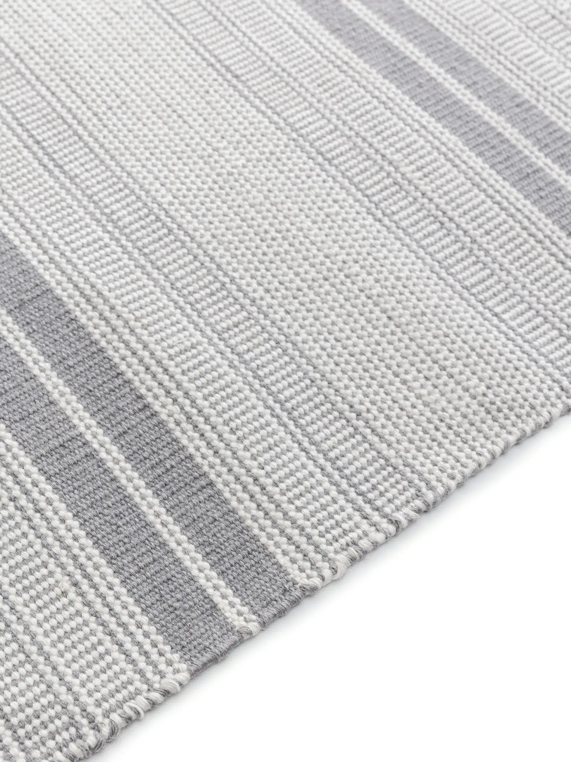 Tæppe af 100% Polyester (genanvendt PET) i Grå med 100% Polyester (genanvendt PET) høj luv fra benuta nest