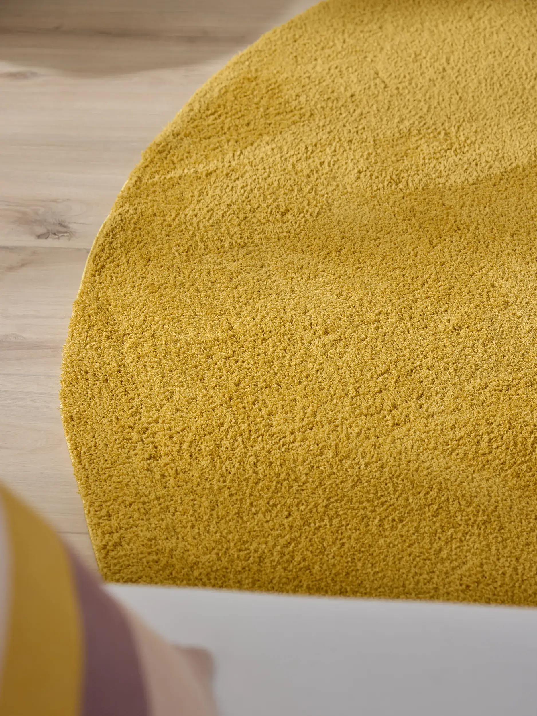 Teppich aus 100% Polyester in Gelb mit 100% Polyester hohem Flor von benuta Nest