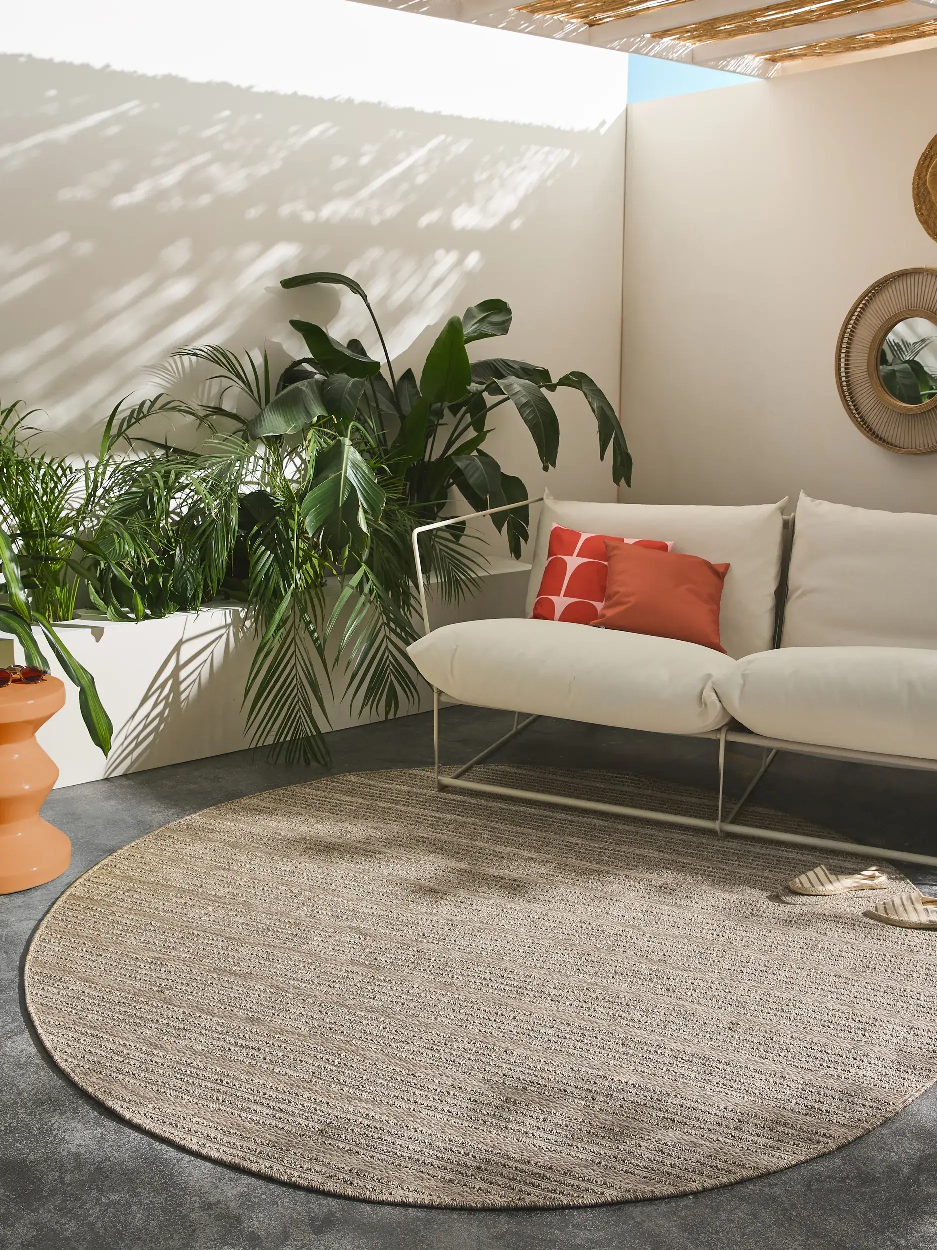 Rug made of 100% Polypropylen in Beige with a 100% Polypropylen high pile by benuta Nest
