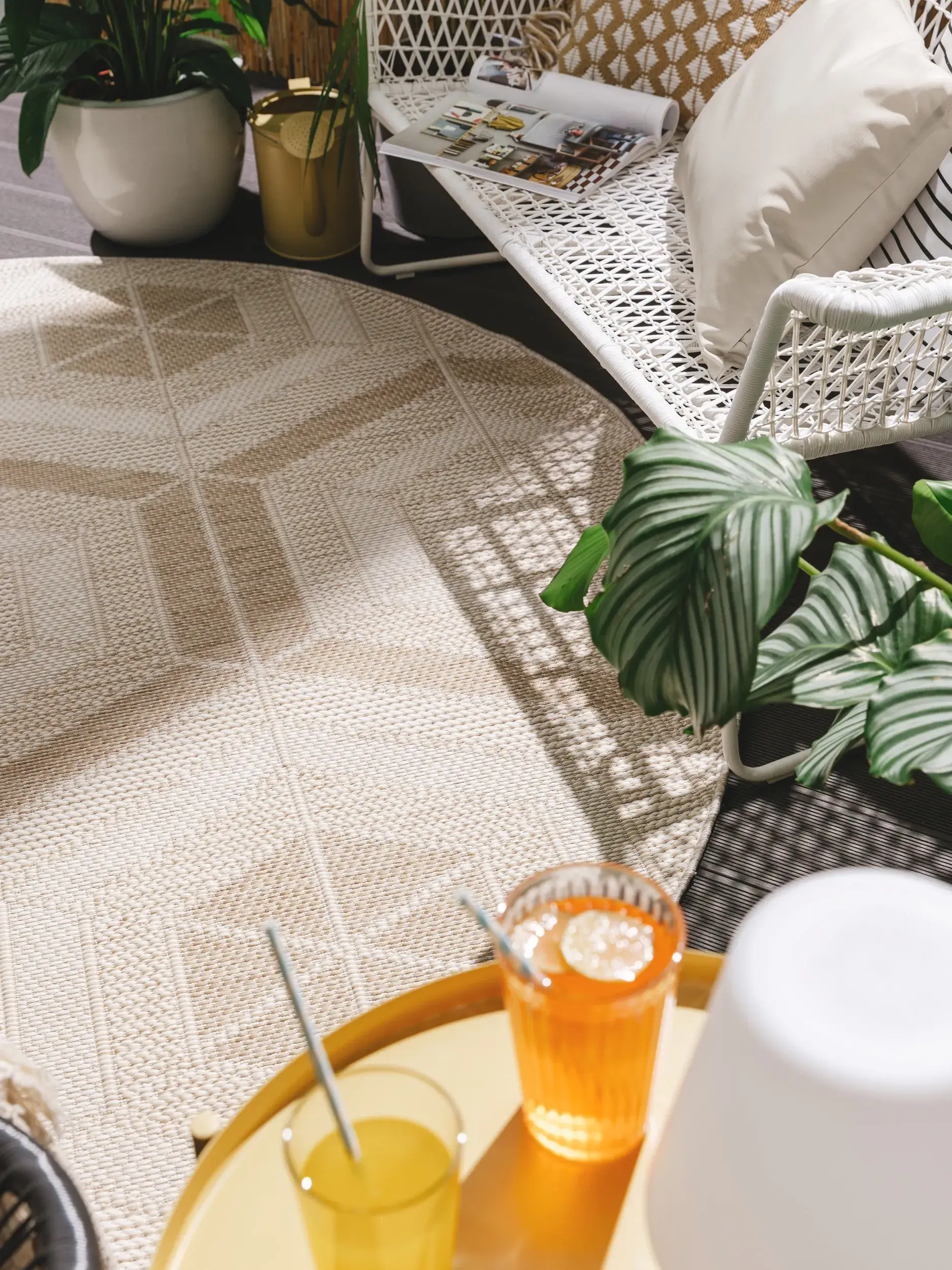 Rug made of 100% Polypropylen in White with a 100% Polypropylen high pile by benuta Nest