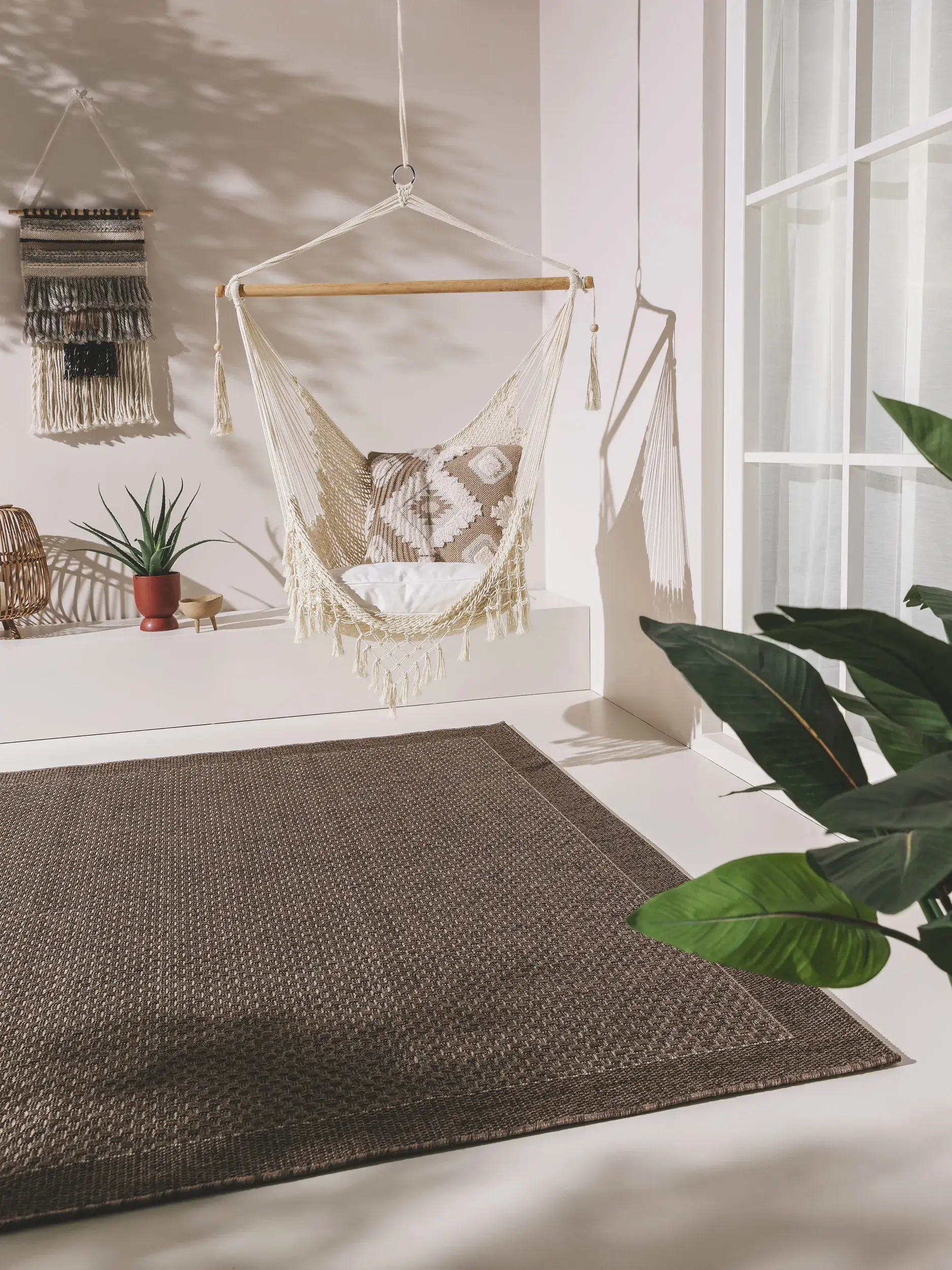 Alfombra de 100% Polipropileno en Gris con un pelo de {{Placeholder_Pile Height}} de altura de benuta nest