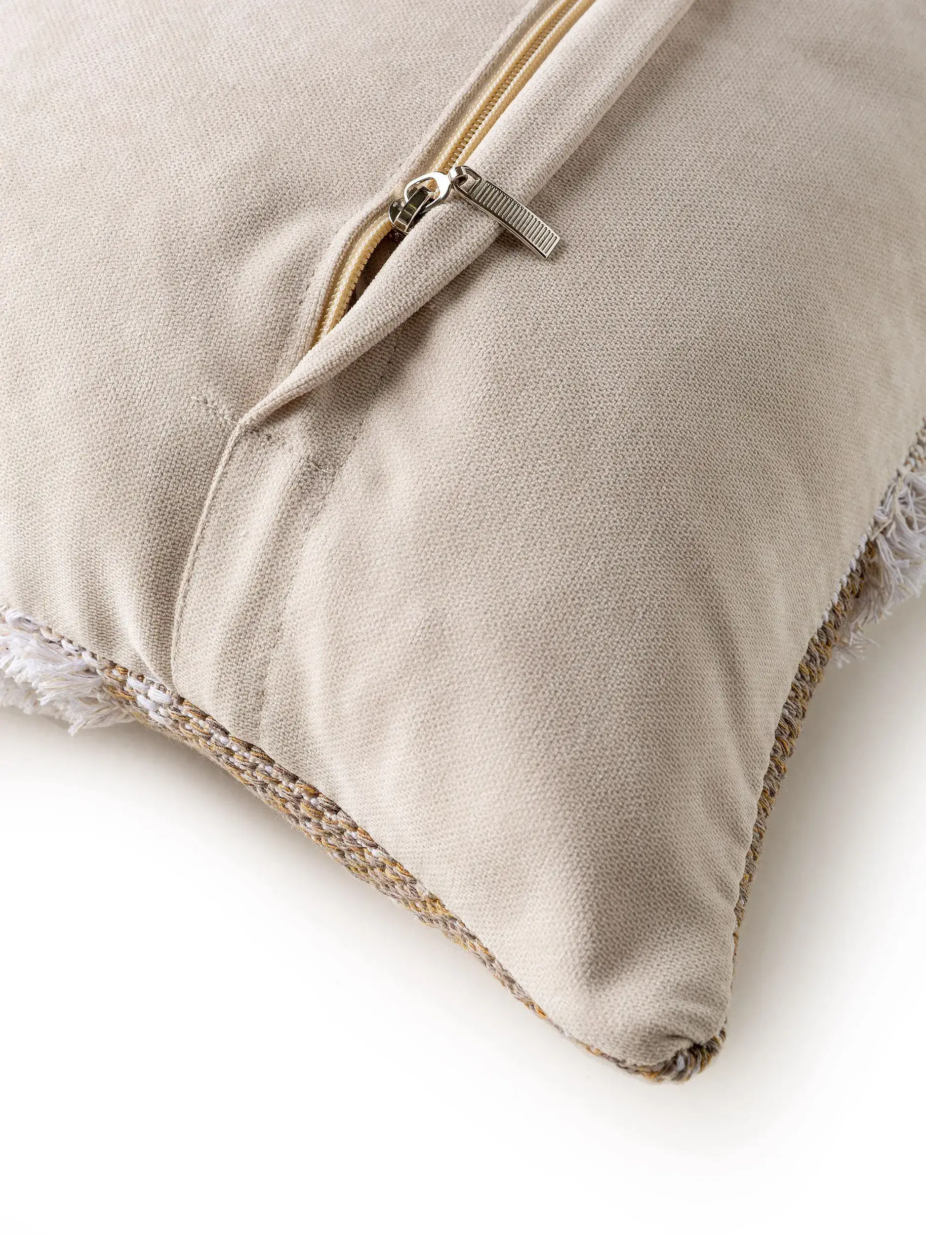 Kissenbezug Bodo Cream/Taupe im Design Kelim aus 100% Baumwolle von benuta Pop