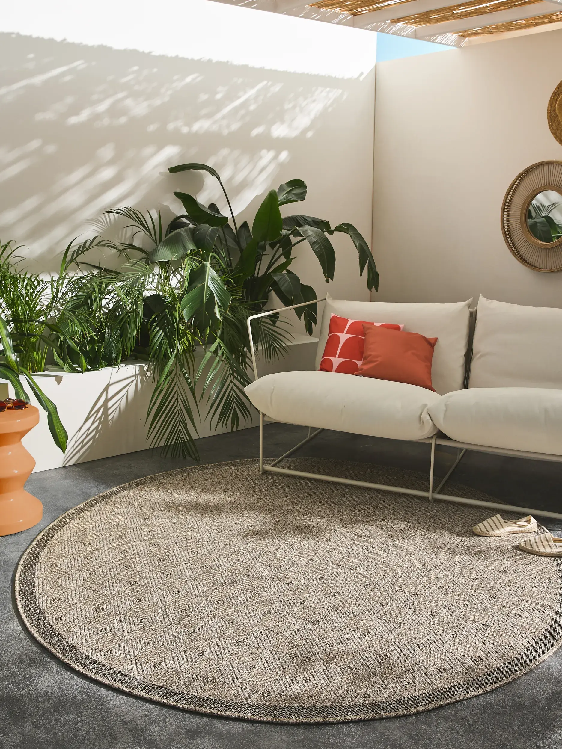 Rug made of 100% Polypropylen in Beige with a 100% Polypropylen high pile by benuta Nest