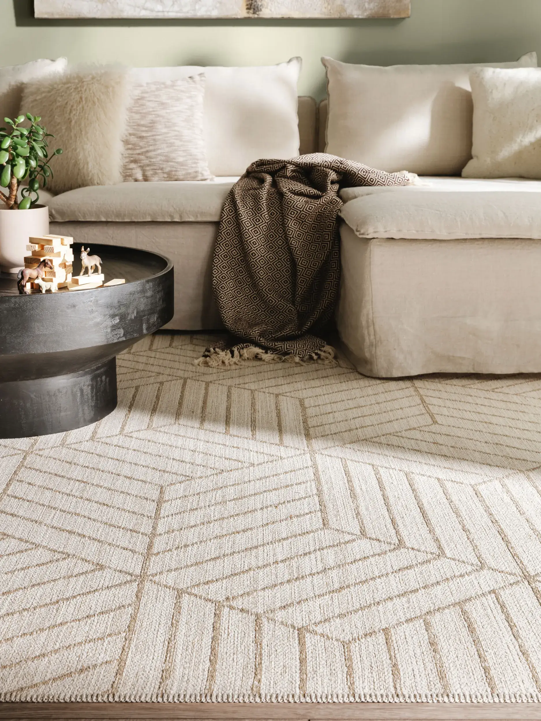 Teppich aus 65% Polyester (recycled PET), 35% Jute in Beige mit 65% Polyester (recycled PET), 35% Jute hohem Flor von benuta Nest