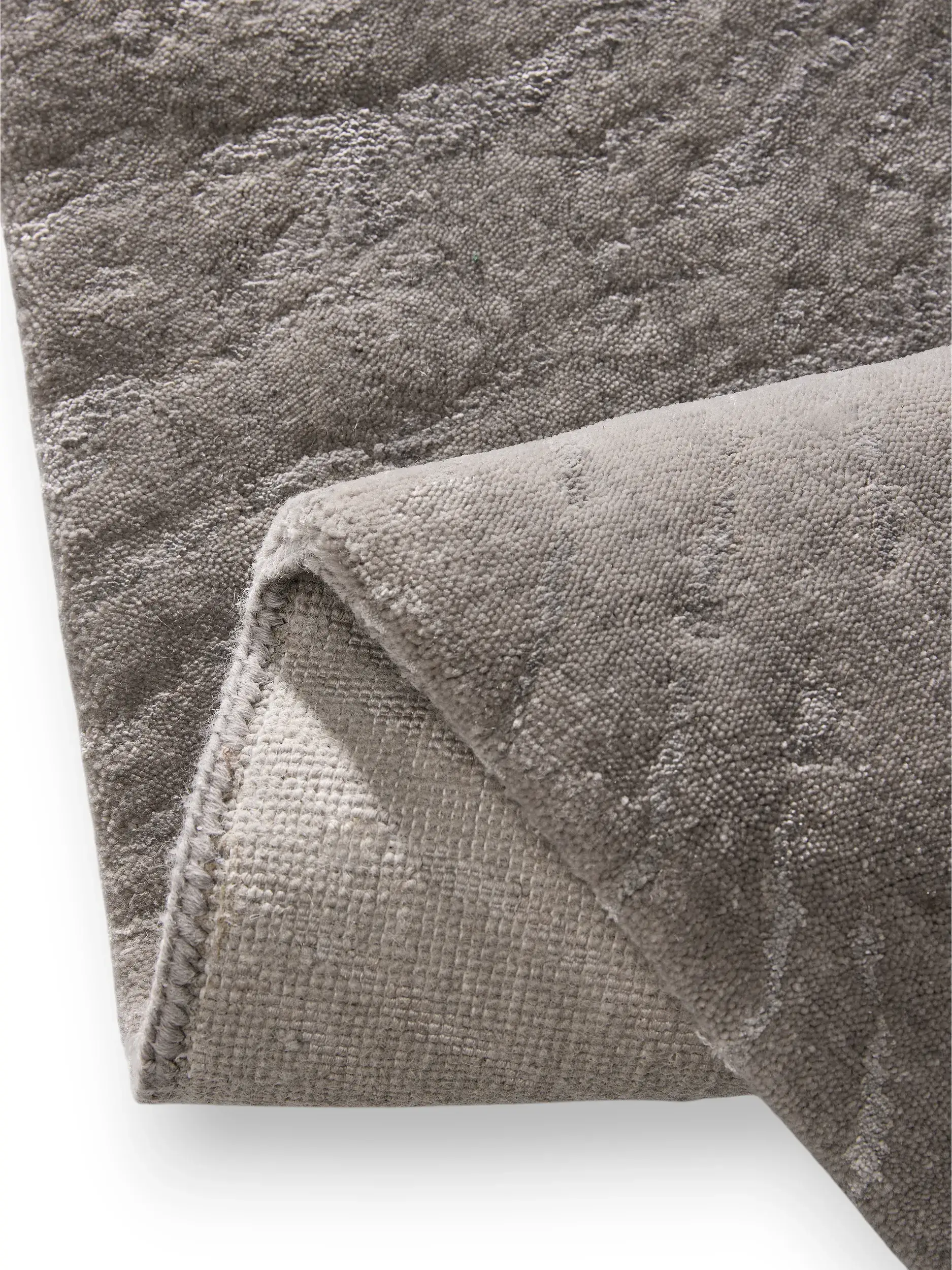 Teppich aus 100% Viscose in Grey mit 100% Viscose hohem Flor von benuta Finest