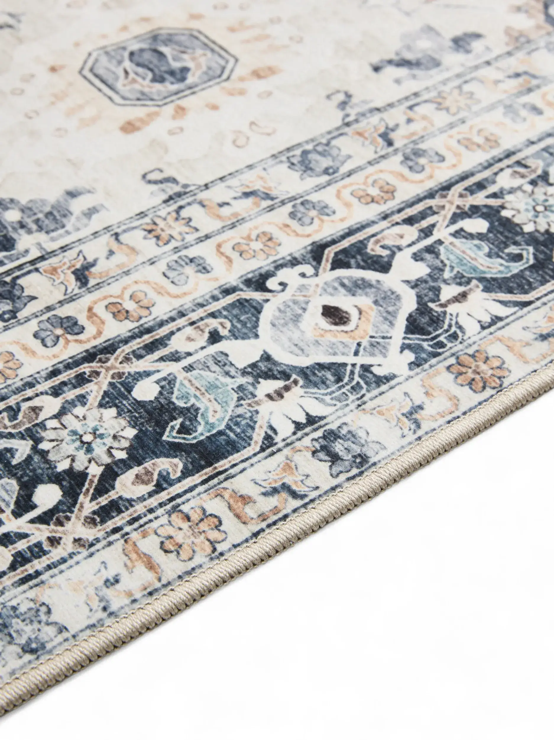 Teppich aus 100% Polyester in Beige mit 100% Polyester hohem Flor von benuta Basic