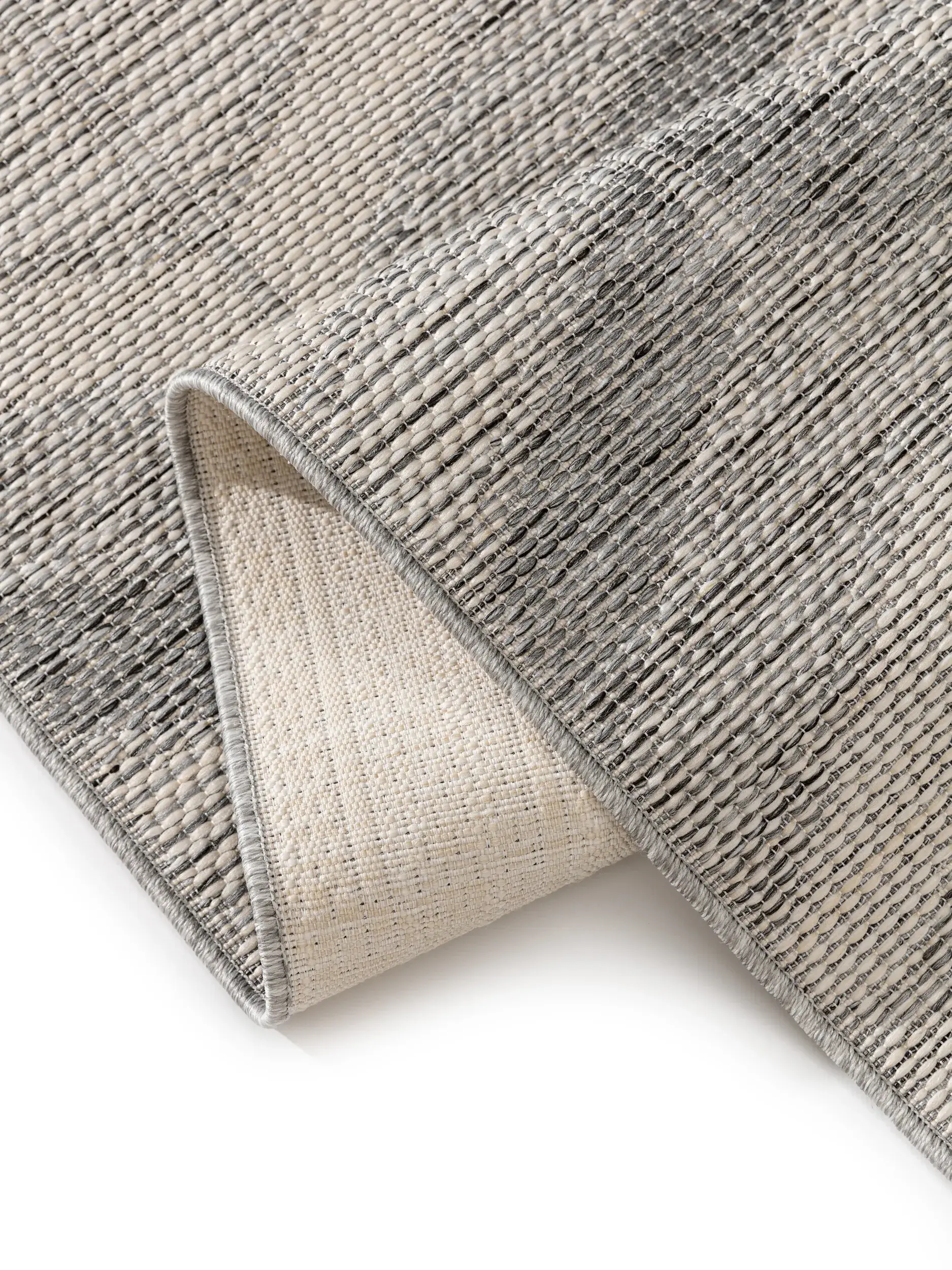 Teppich aus 100% Polypropylen in Grau mit 100% Polypropylen hohem Flor von benuta Nest