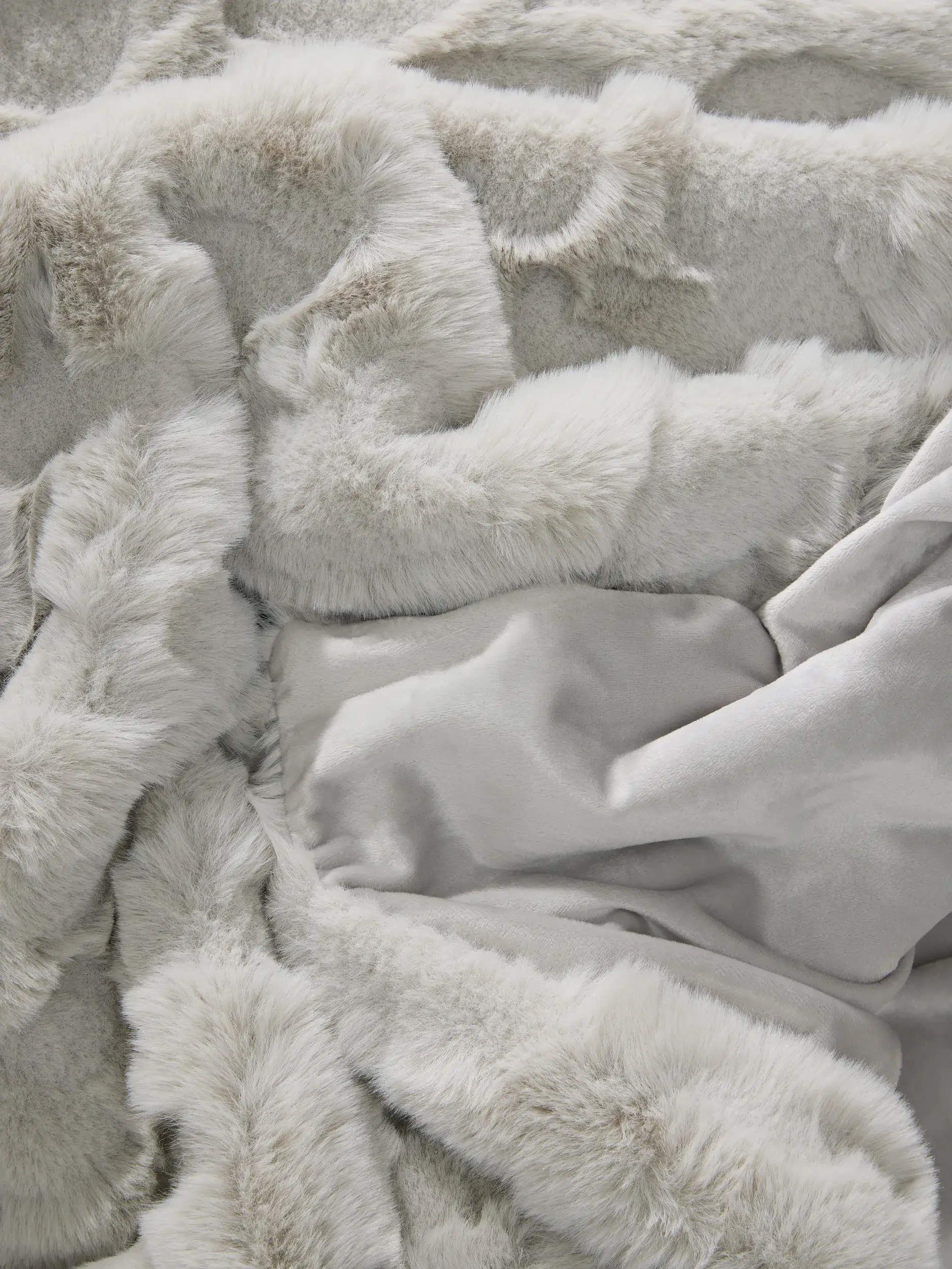 Decke Immy Grau im Design  aus  von benuta Pop