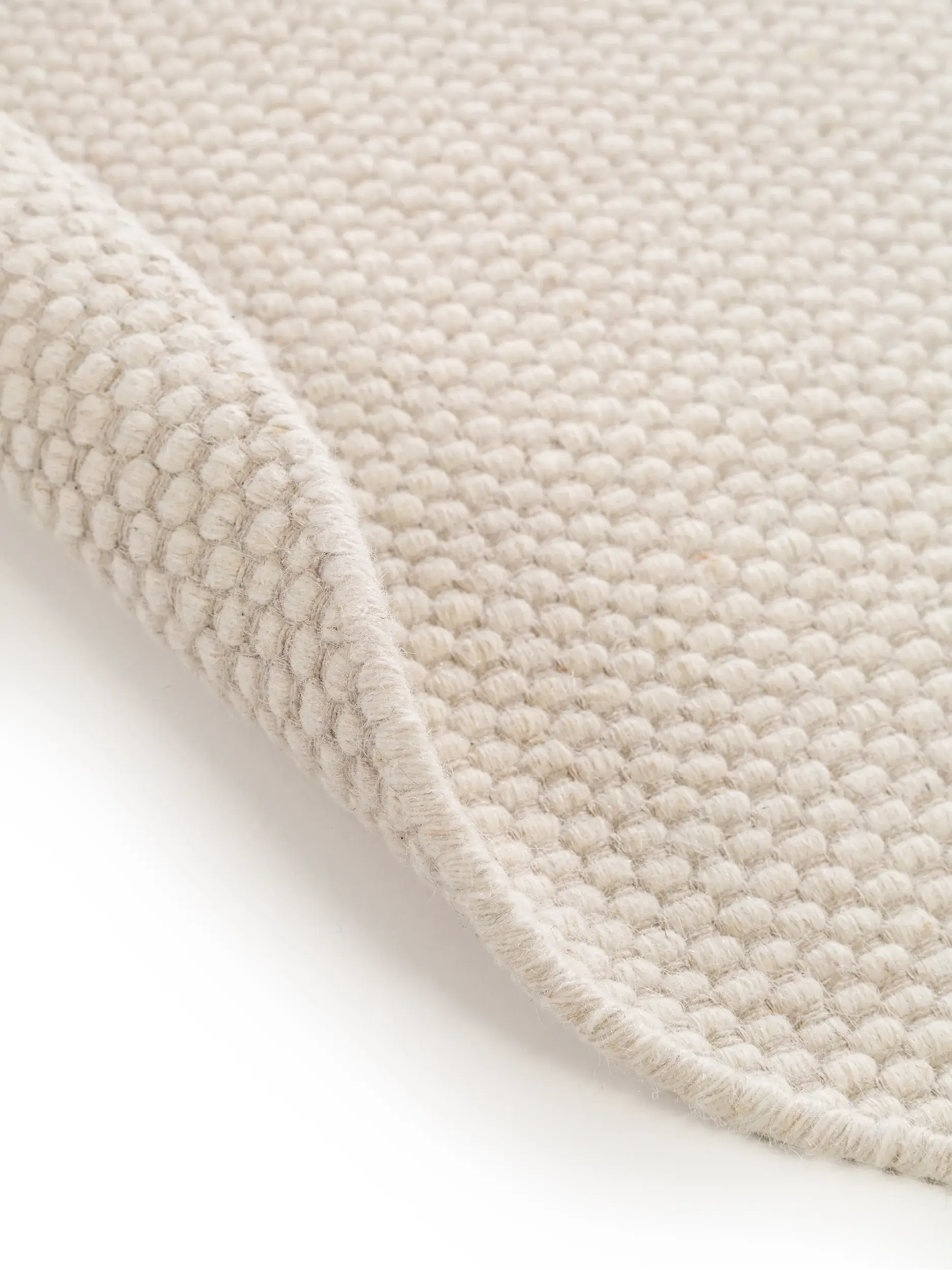 Alfombra de 80% Lana, 20% Algodón en Blanco con un pelo de {{Placeholder_Pile Height}} de altura de benuta pure