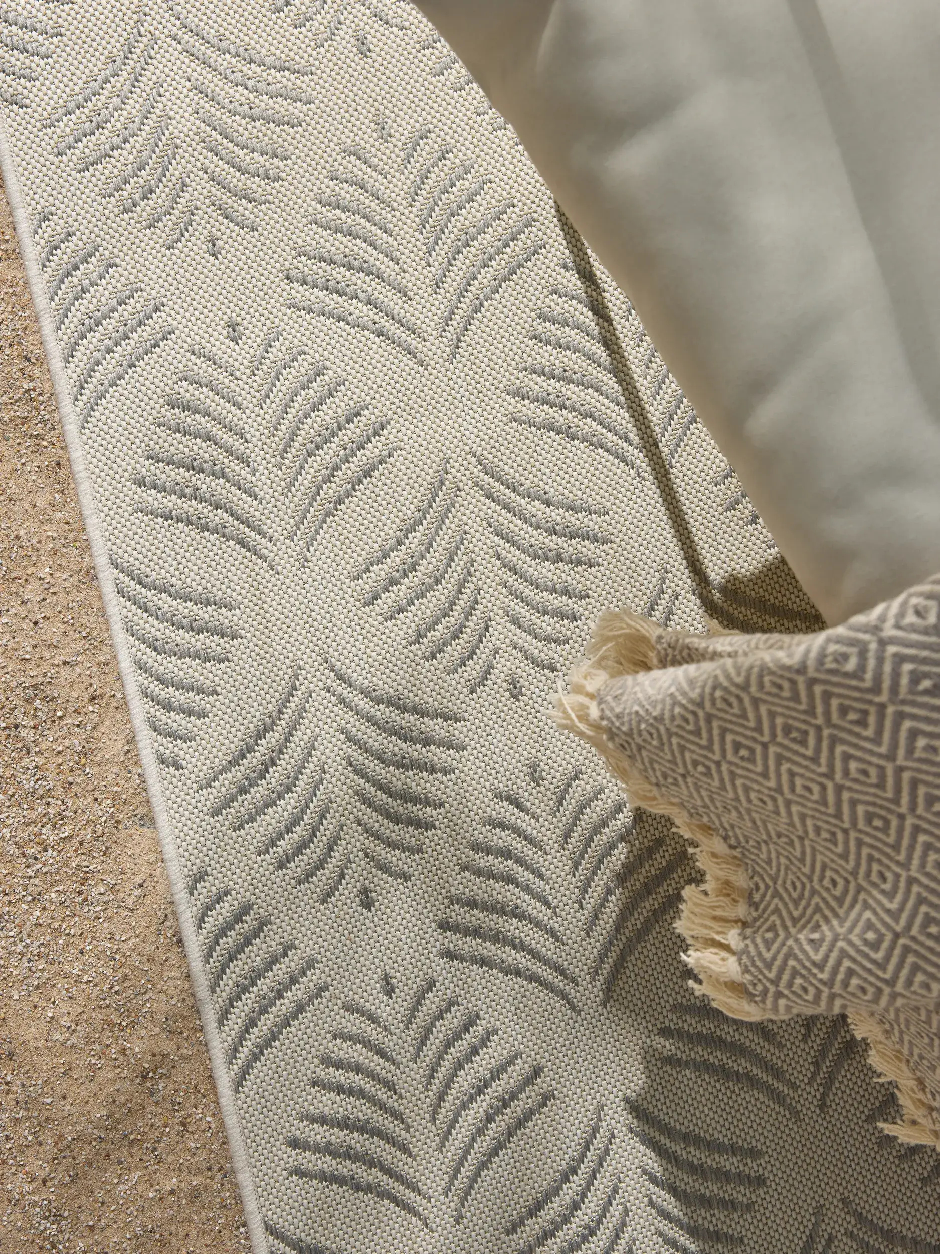 Rug made of 100% Polypropylen in Grey with a 100% Polypropylen high pile by benuta Nest