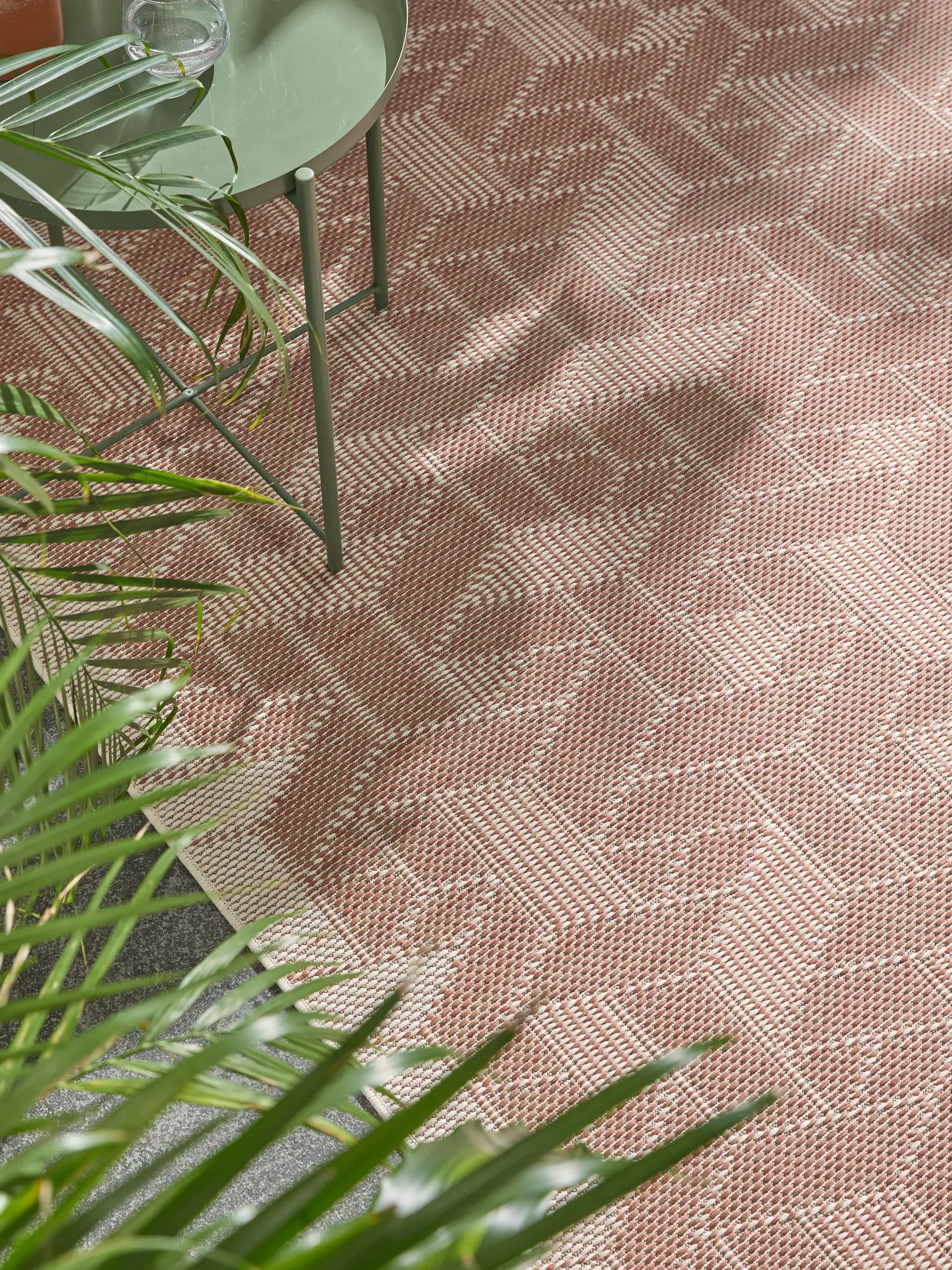Teppich aus 100% Polypropylen in Braun mit 100% Polypropylen hohem Flor von benuta Nest