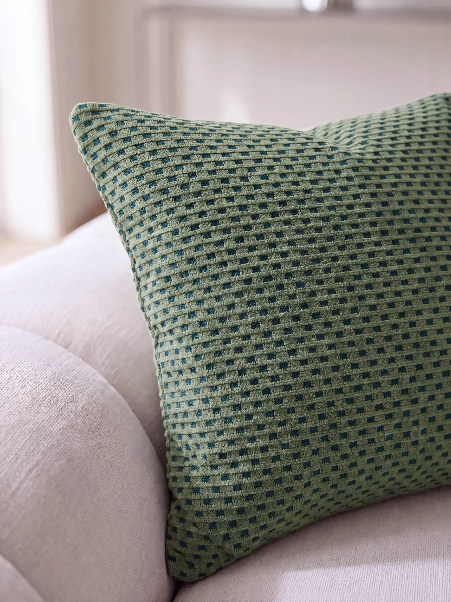 Kussen Ilma Groen van benuta Pure