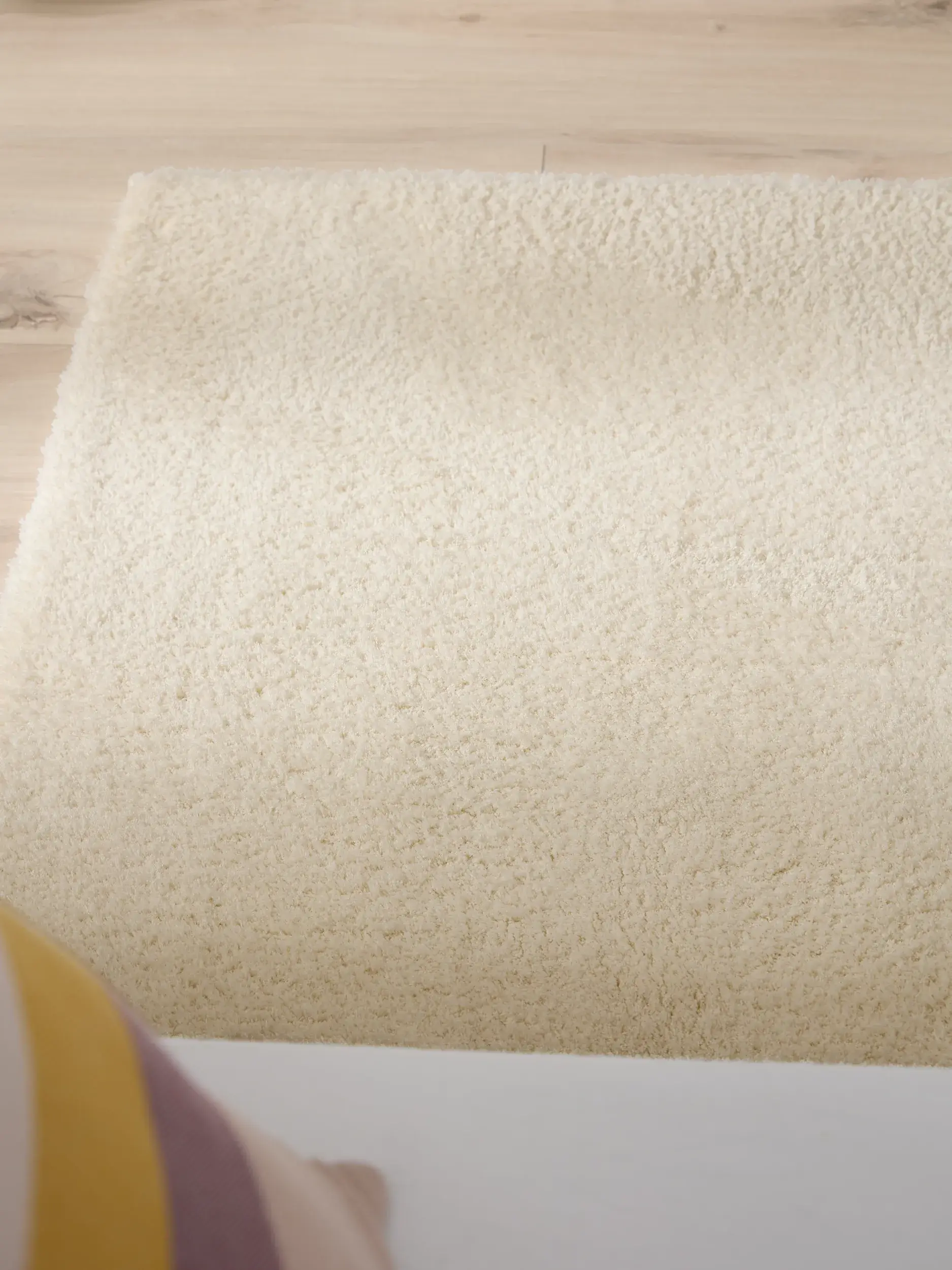 Teppich aus 100% Polyester (Microfiber) in Weiß mit 100% Polyester (Microfiber) hohem Flor von benuta Nest