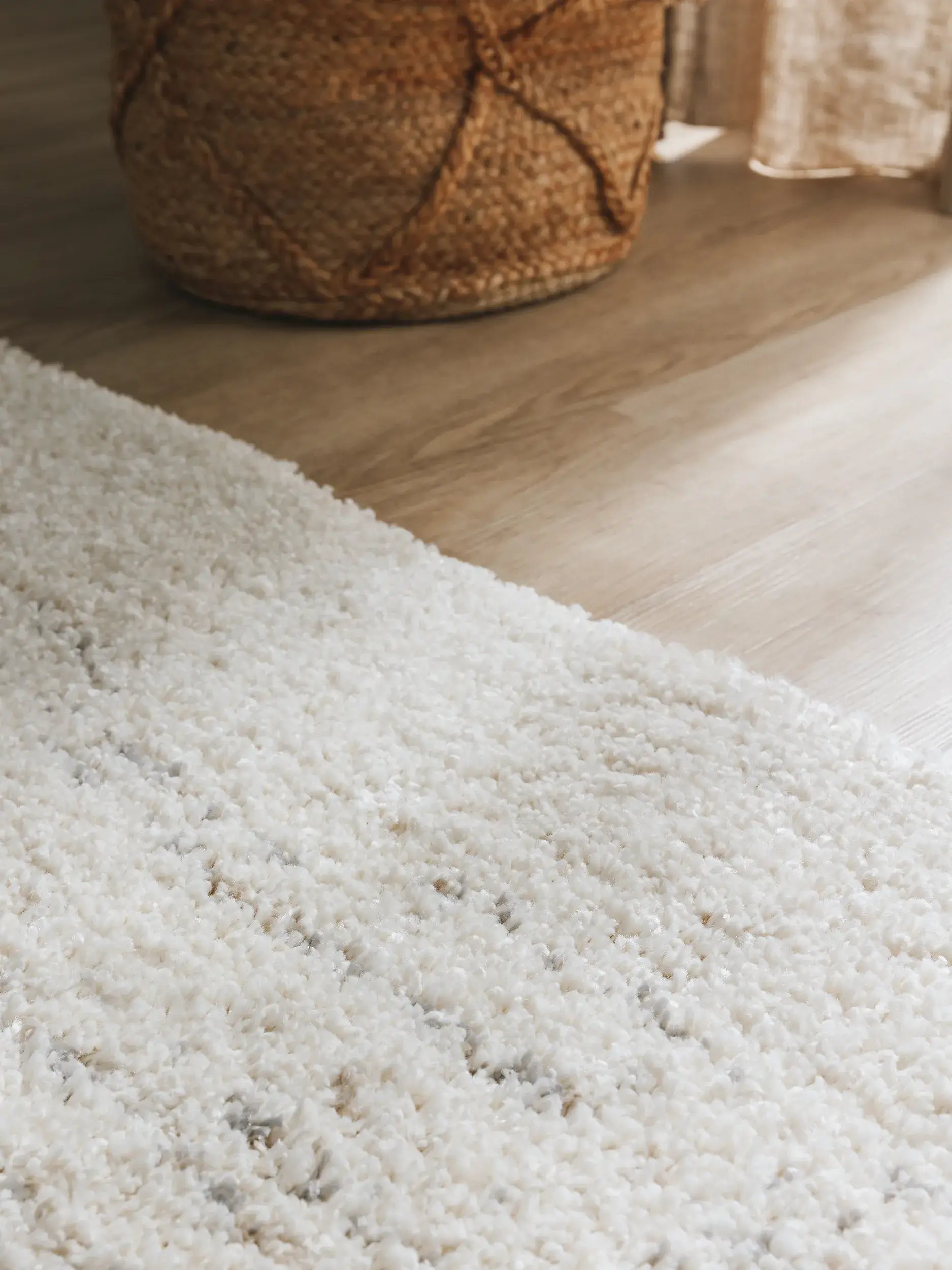 Rug made of 100% Polypropylen in Beige with a 100% Polypropylen high pile by benuta Nest