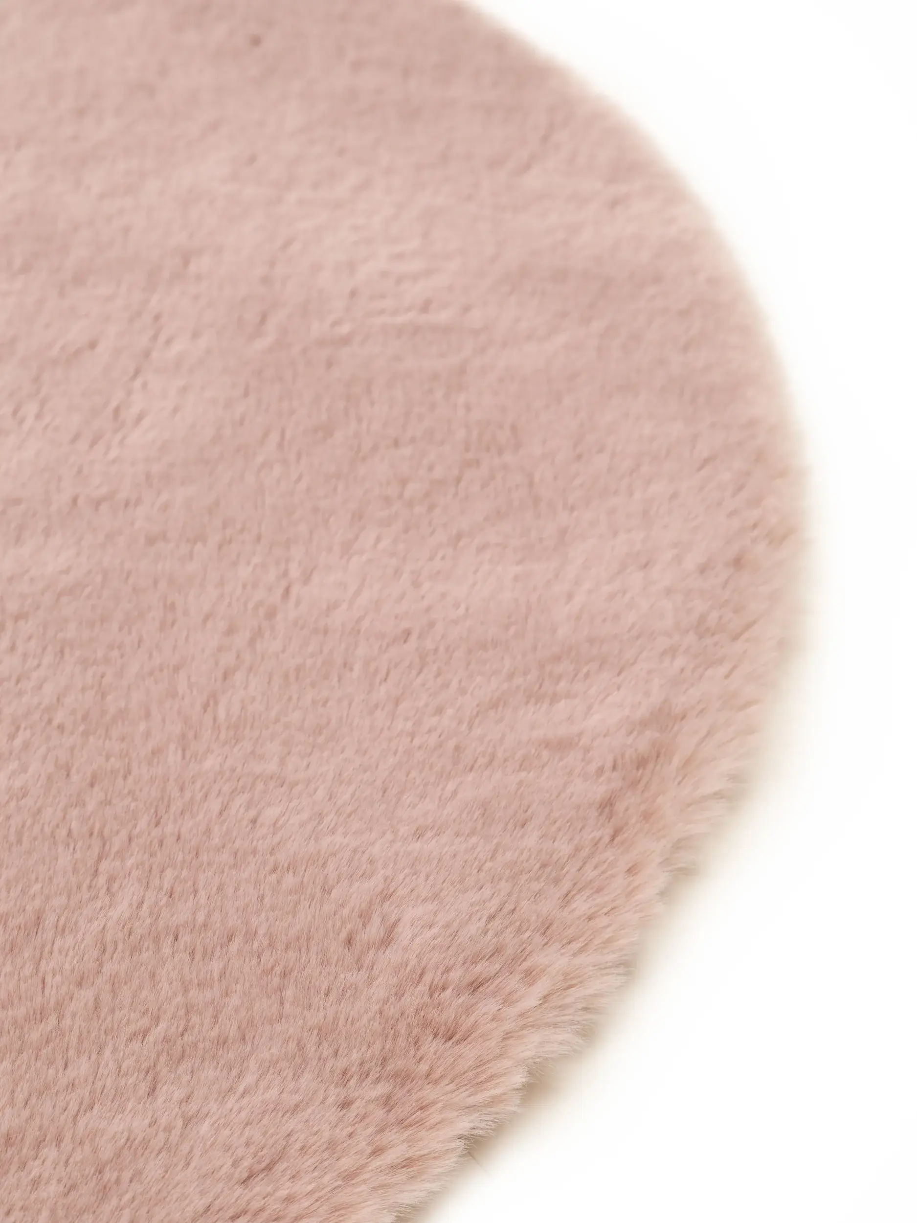 Matto 100% Polyestera värissä Rosa 100% Polyester korkealla nukalla merkiltä Lytte