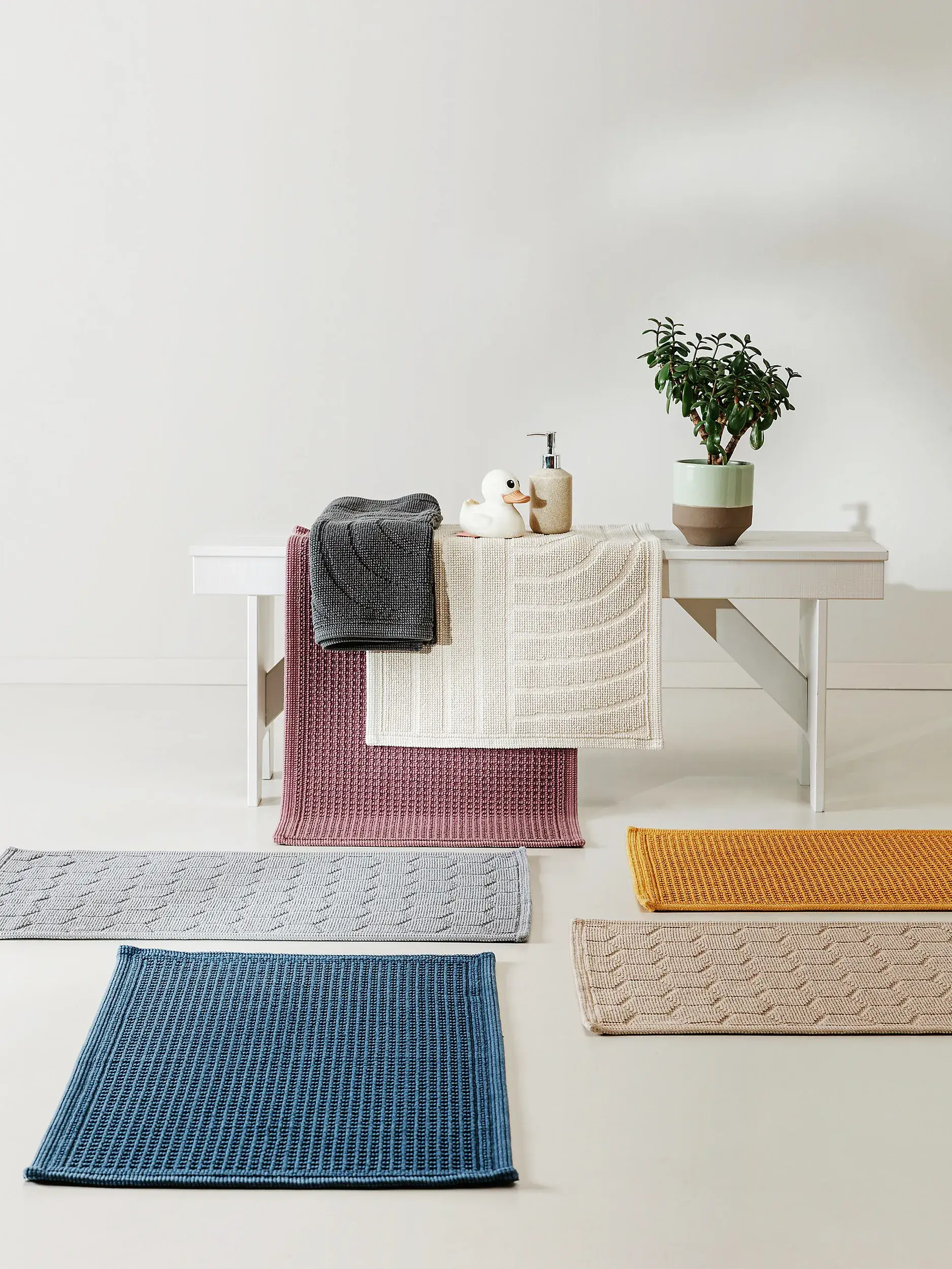 Tappeto da bagno Jojo Blu scuro in Tintaunita-ontwerp van 100% Cotone door benuta nest