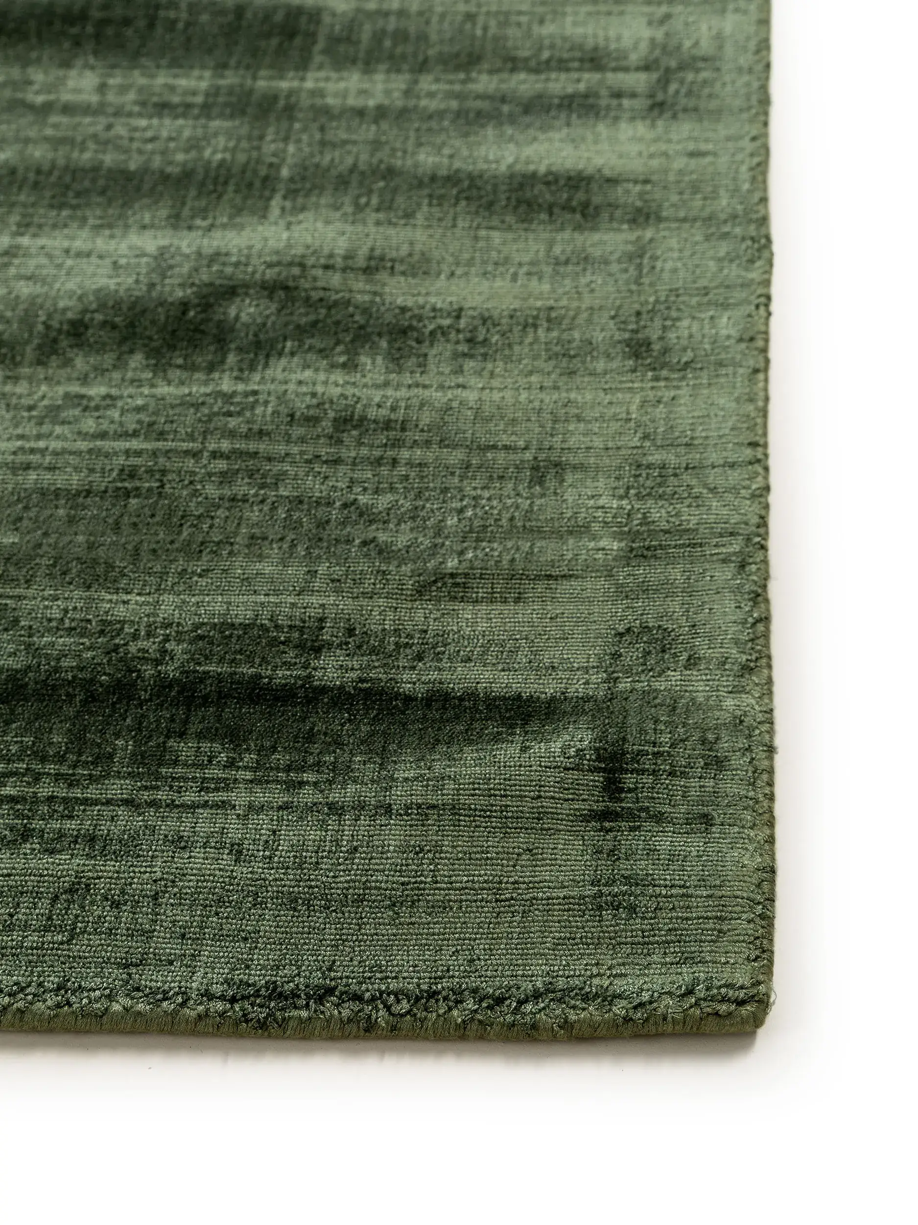 Teppich Nova aus 100% Viskose in Grün von benuta Pure