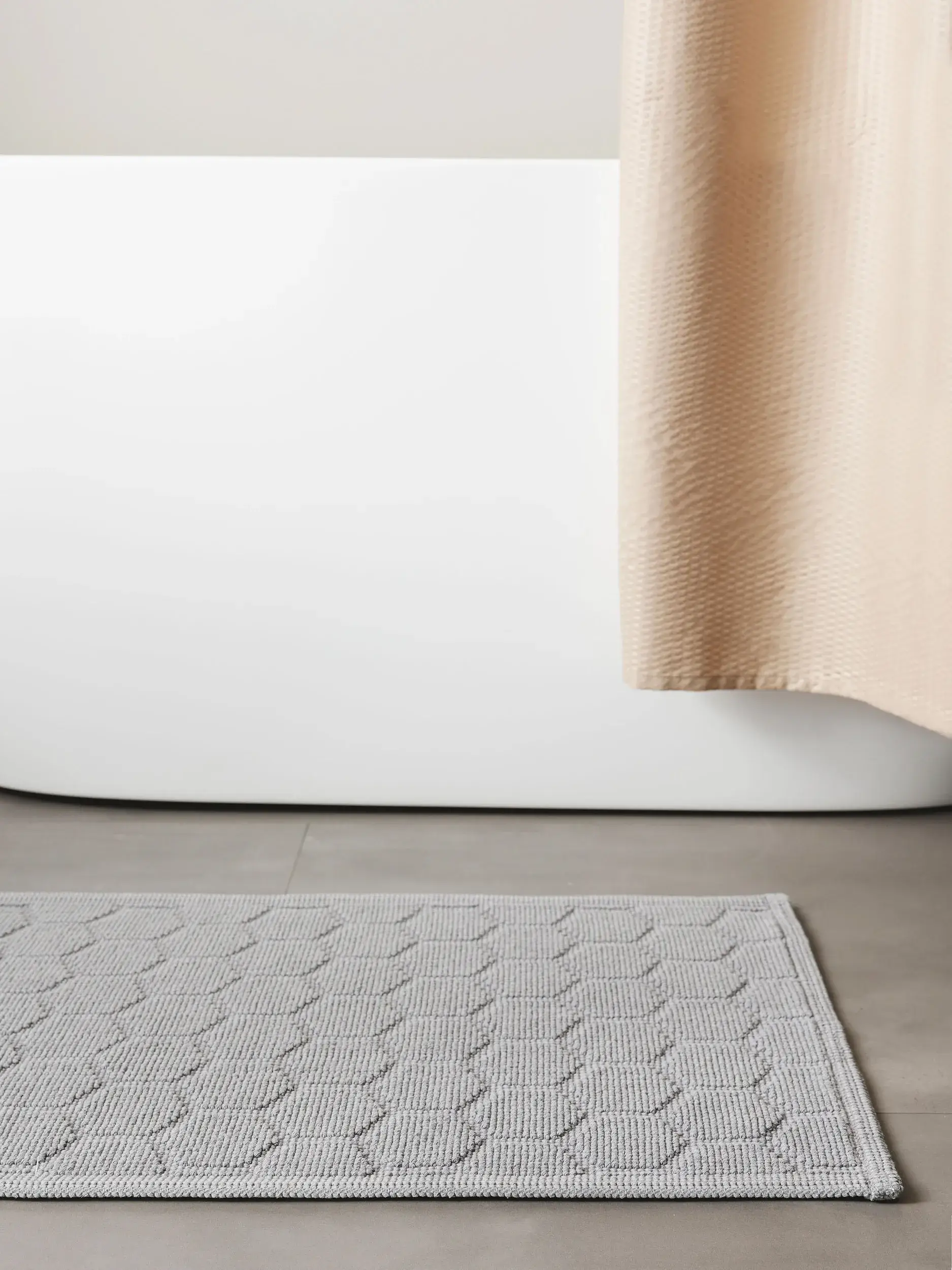 Tapis de Bain Jojo Gris en motif Uni en 100% Coton de benuta nest
