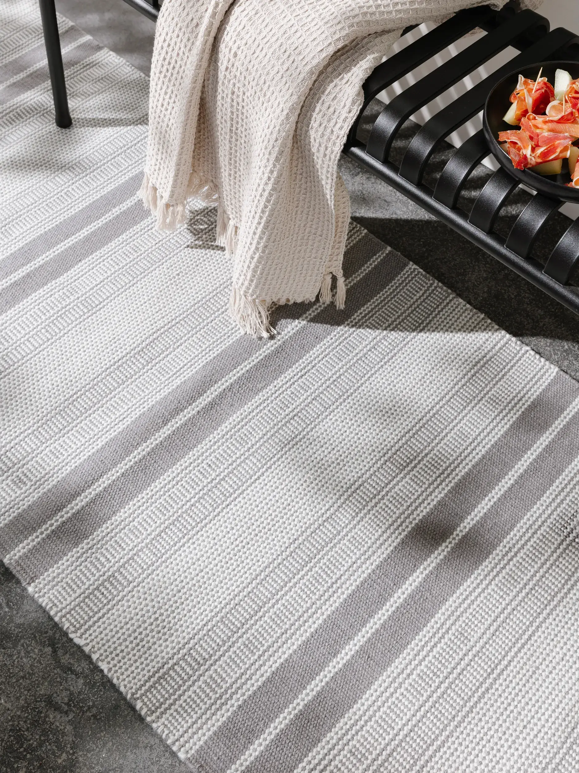 Rug made of 100% Polyester (recycled PET) in Grey with a 100% Polyester (recycled PET) high pile by benuta Nest