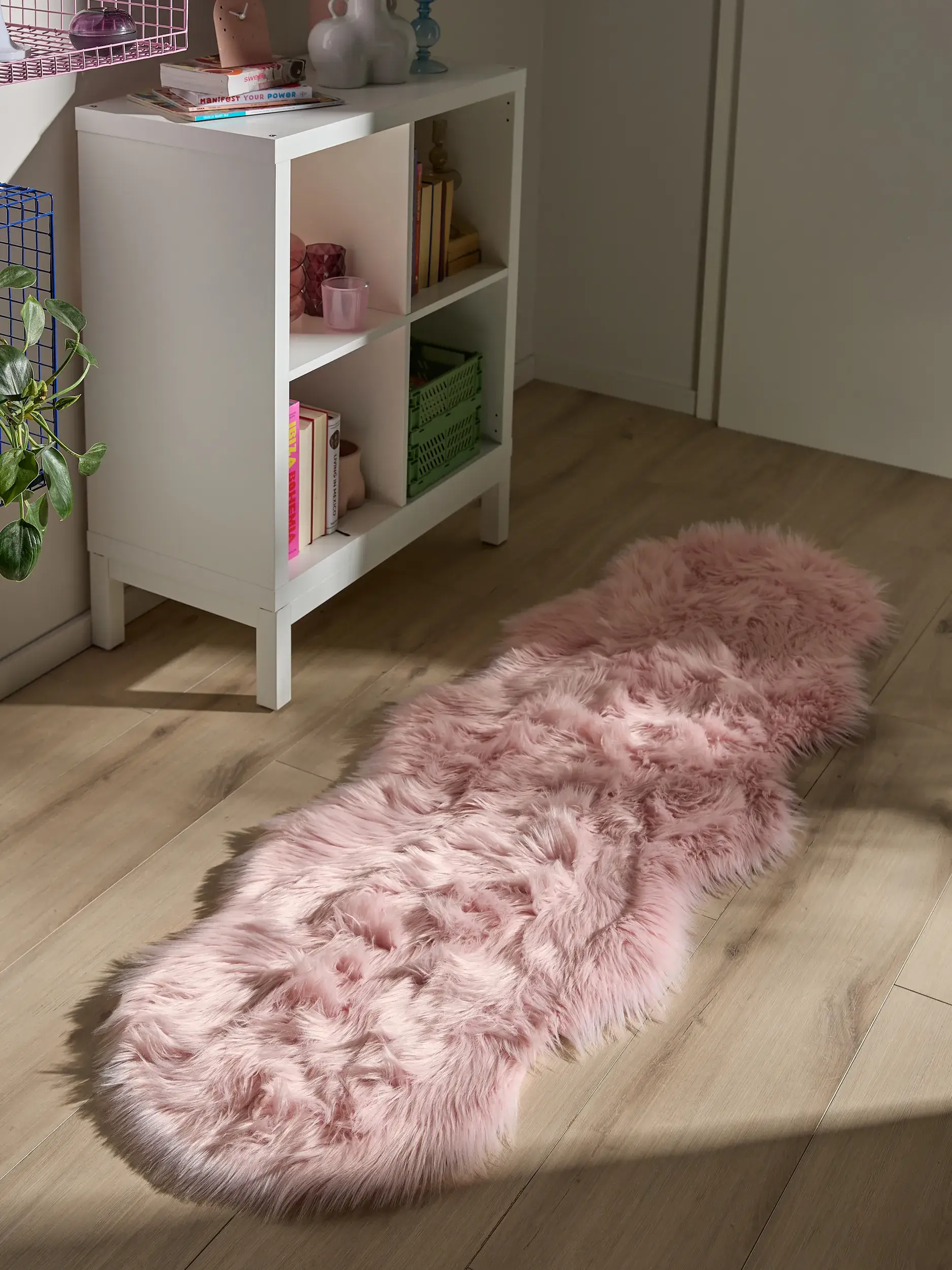 Matta av 70% Polyakryl, 30% Polyester i Rosa med 70% Polyakryl, 30% Polyester hög lugg från benuta POP