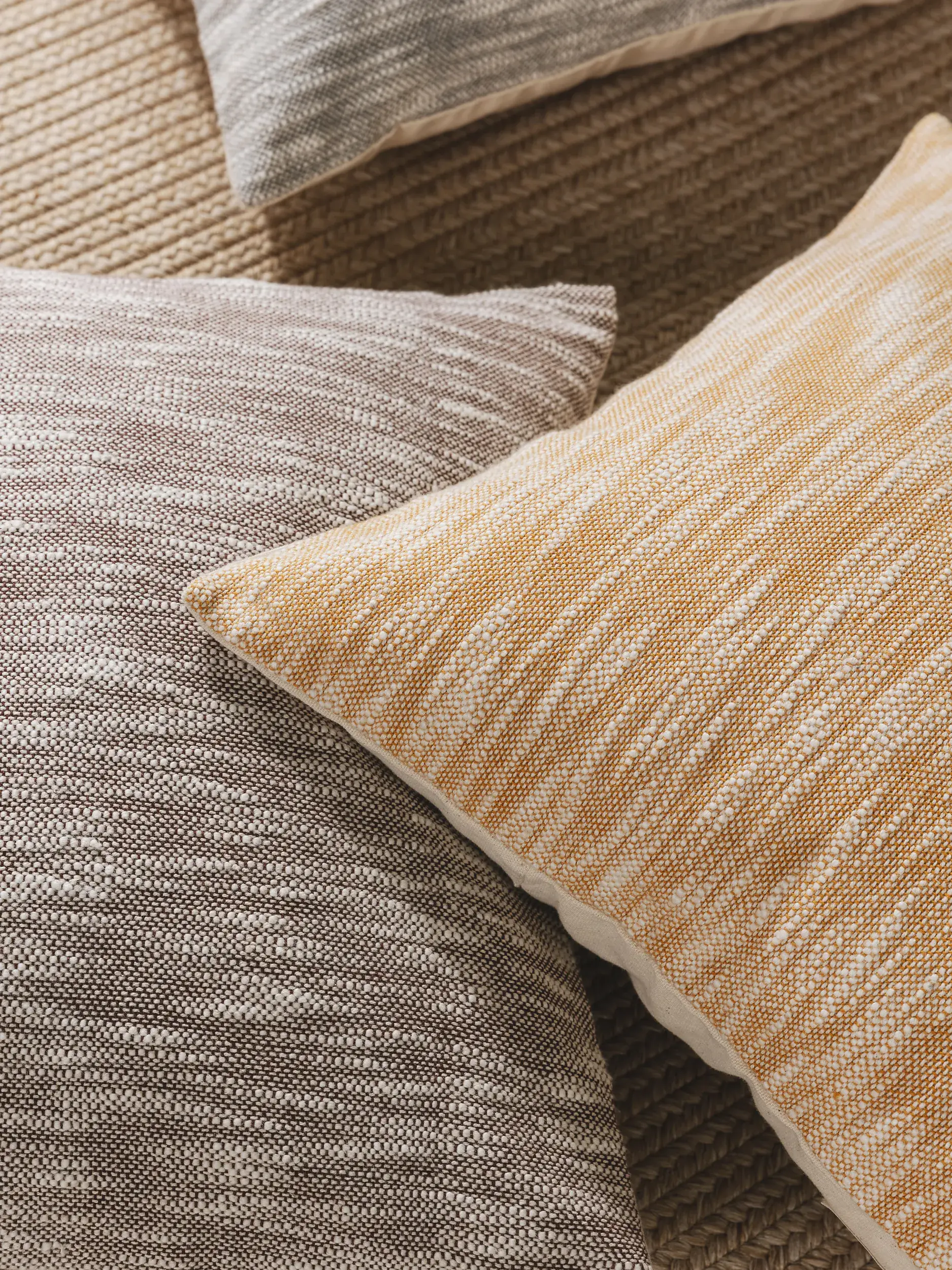 Örngott Nadia Gul med Abstrakt-design i 100% Bomull från benuta nest