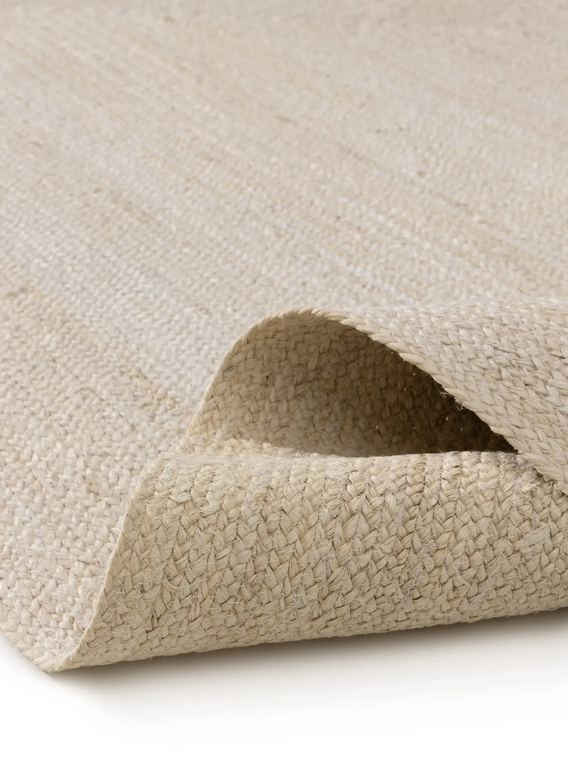 Teppich aus 100% Jute in Weiß mit 100% Jute hohem Flor von benuta Pure
