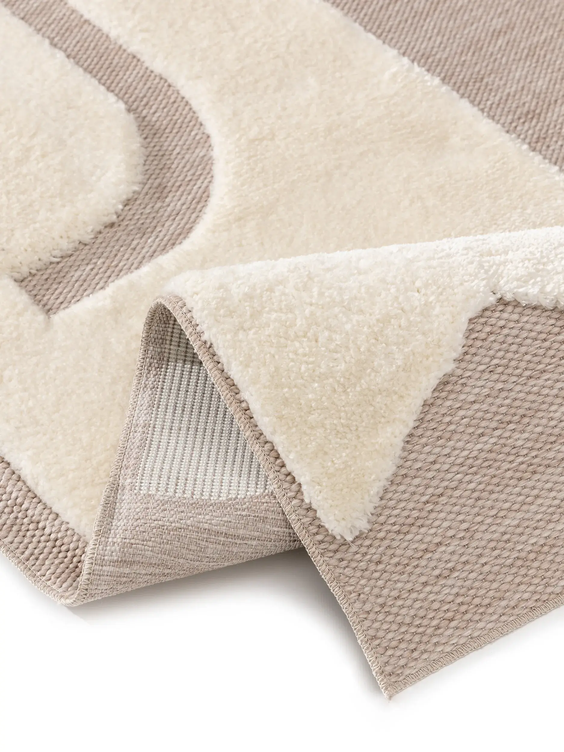 Alfombra de 63% Poliéster, 37% Polipropileno en Blanco con un pelo de {{Placeholder_Pile Height}} de altura de benuta POP