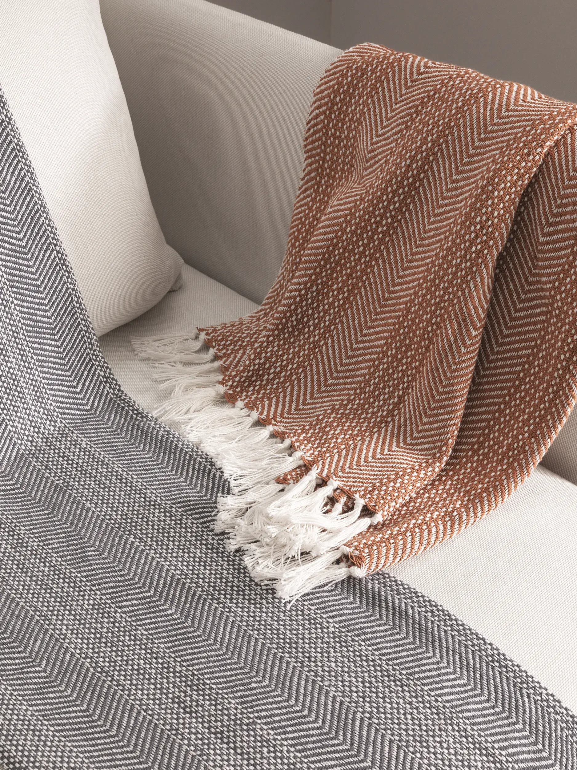 Baumwolldecke Alisea Braun in Ornament design made of 100% Cotton by benuta Nest