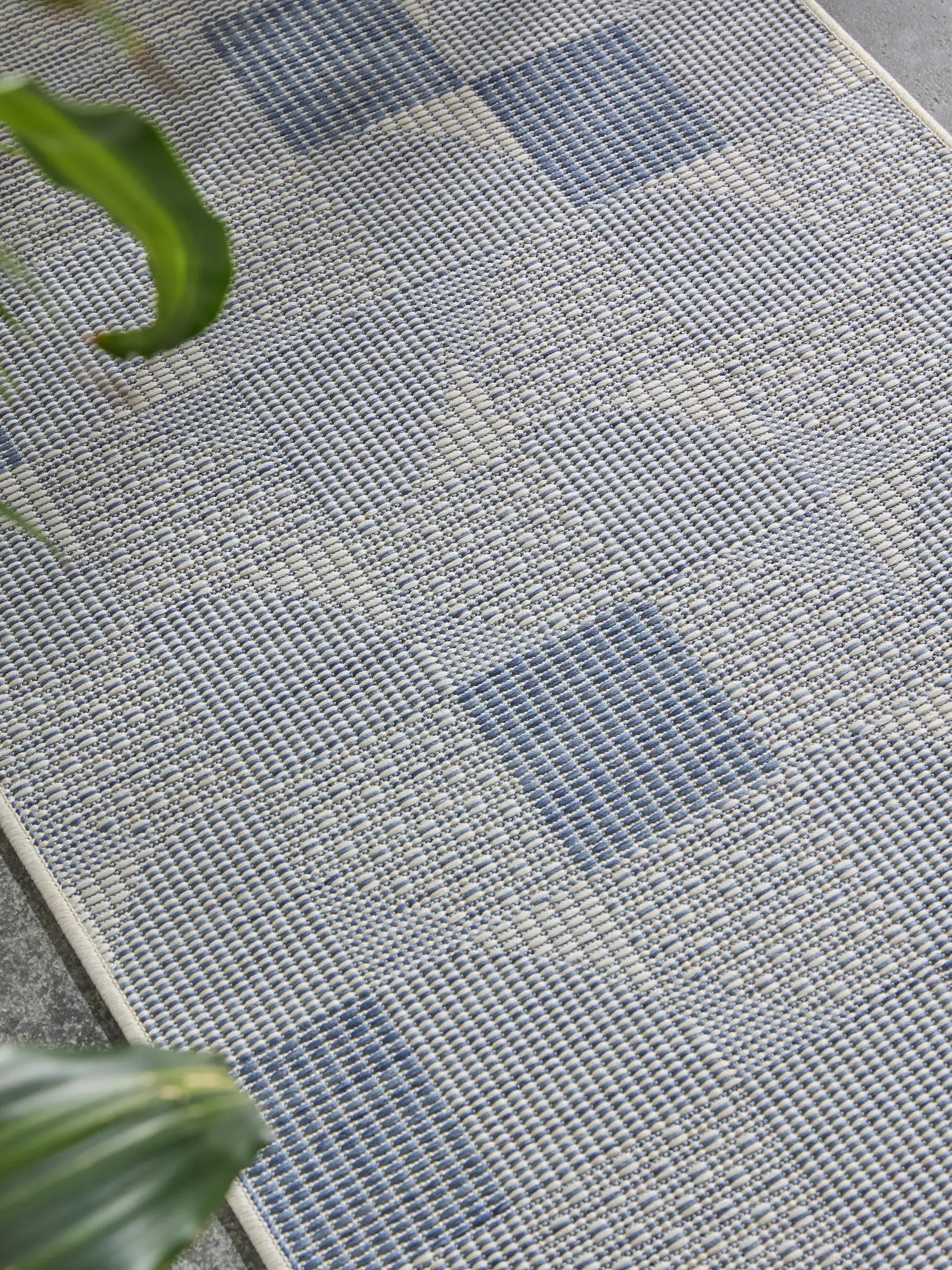 Rug made of 100% Polypropylen in Blue with a 100% Polypropylen high pile by benuta Nest