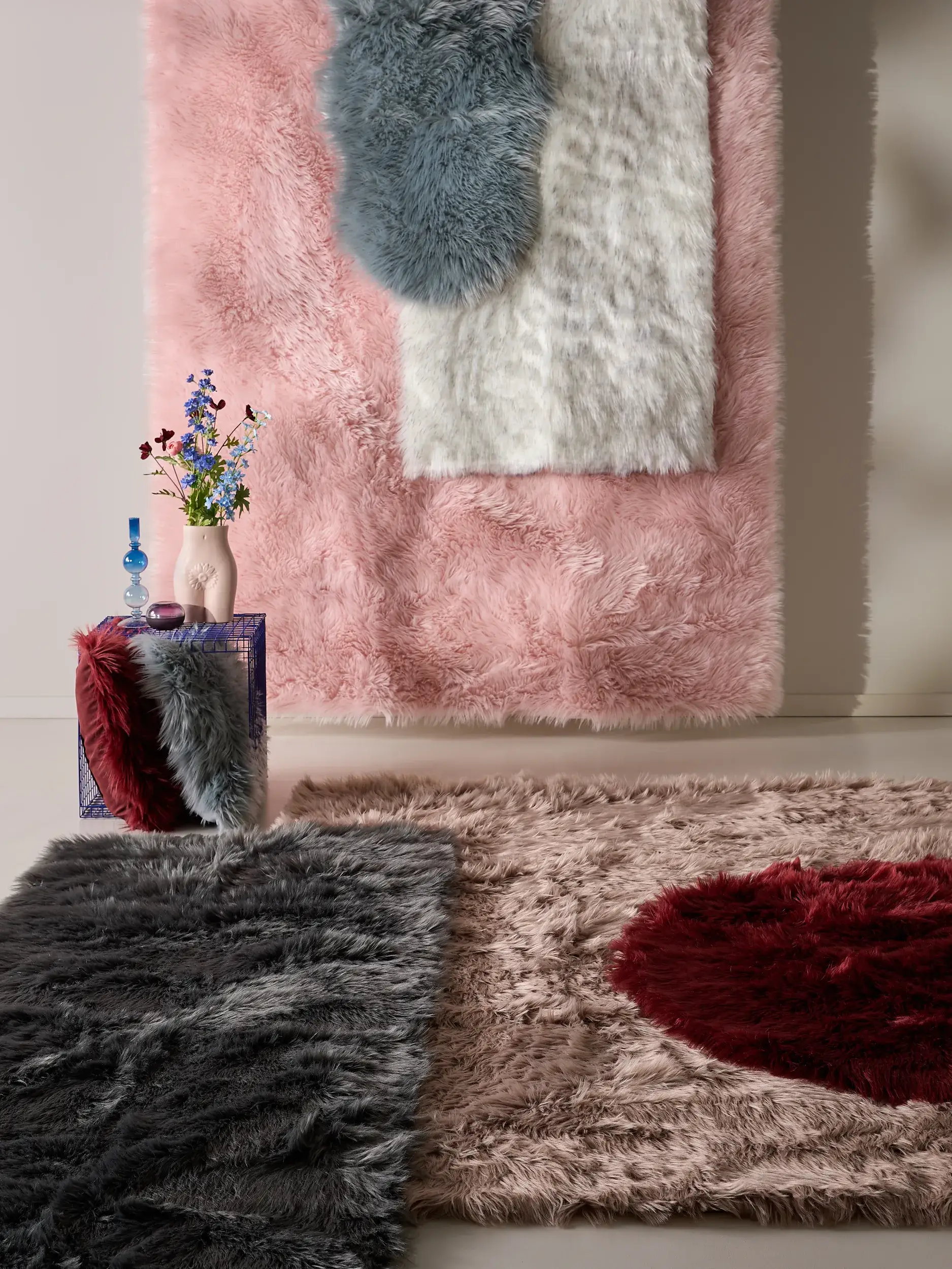 Kissen Nanuk Bordeaux im Design Einfarbig aus 70% Polyacryl, 30% Polyester von benuta Pop