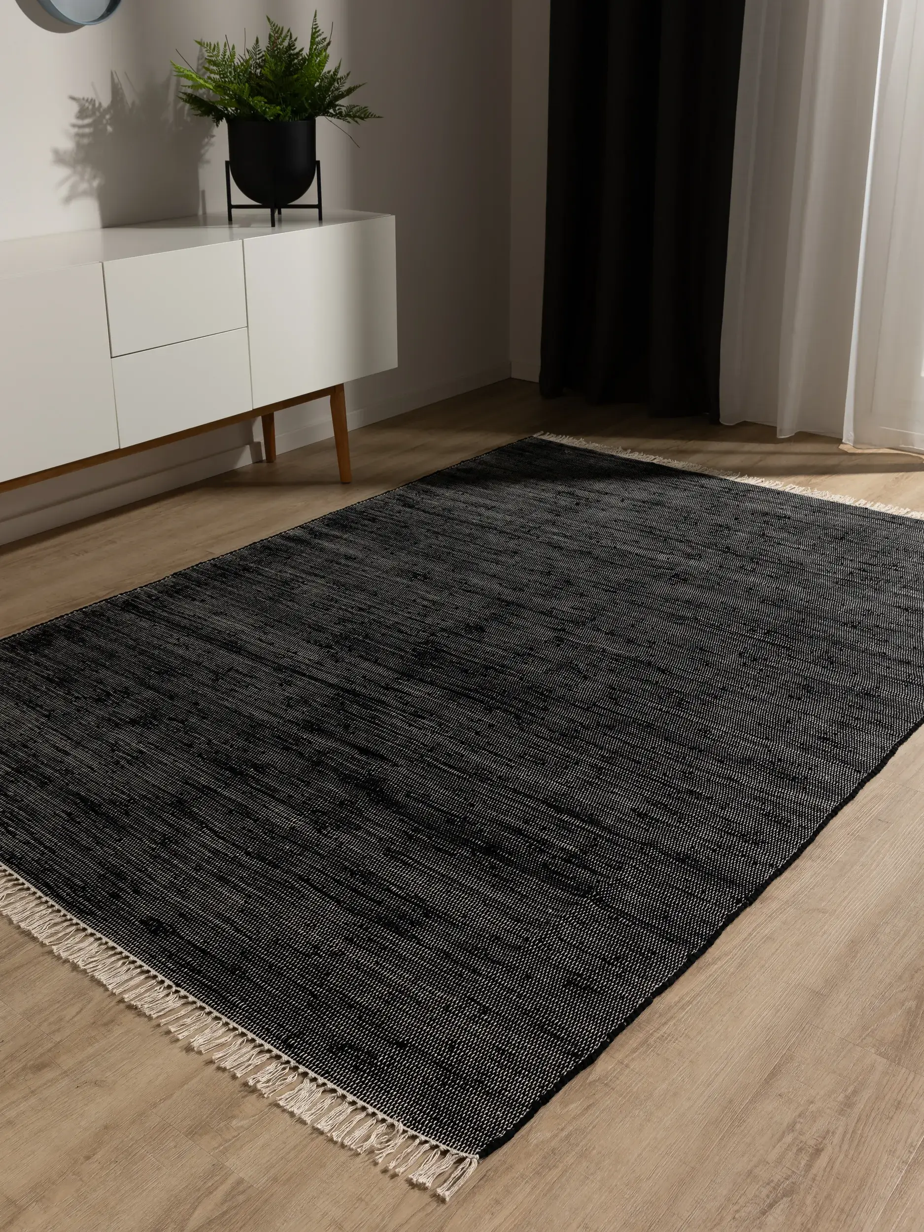 Teppich aus 100% Recycelte Baumwolle in Schwarz mit 100% Recycelte Baumwolle hohem Flor von benuta Basic