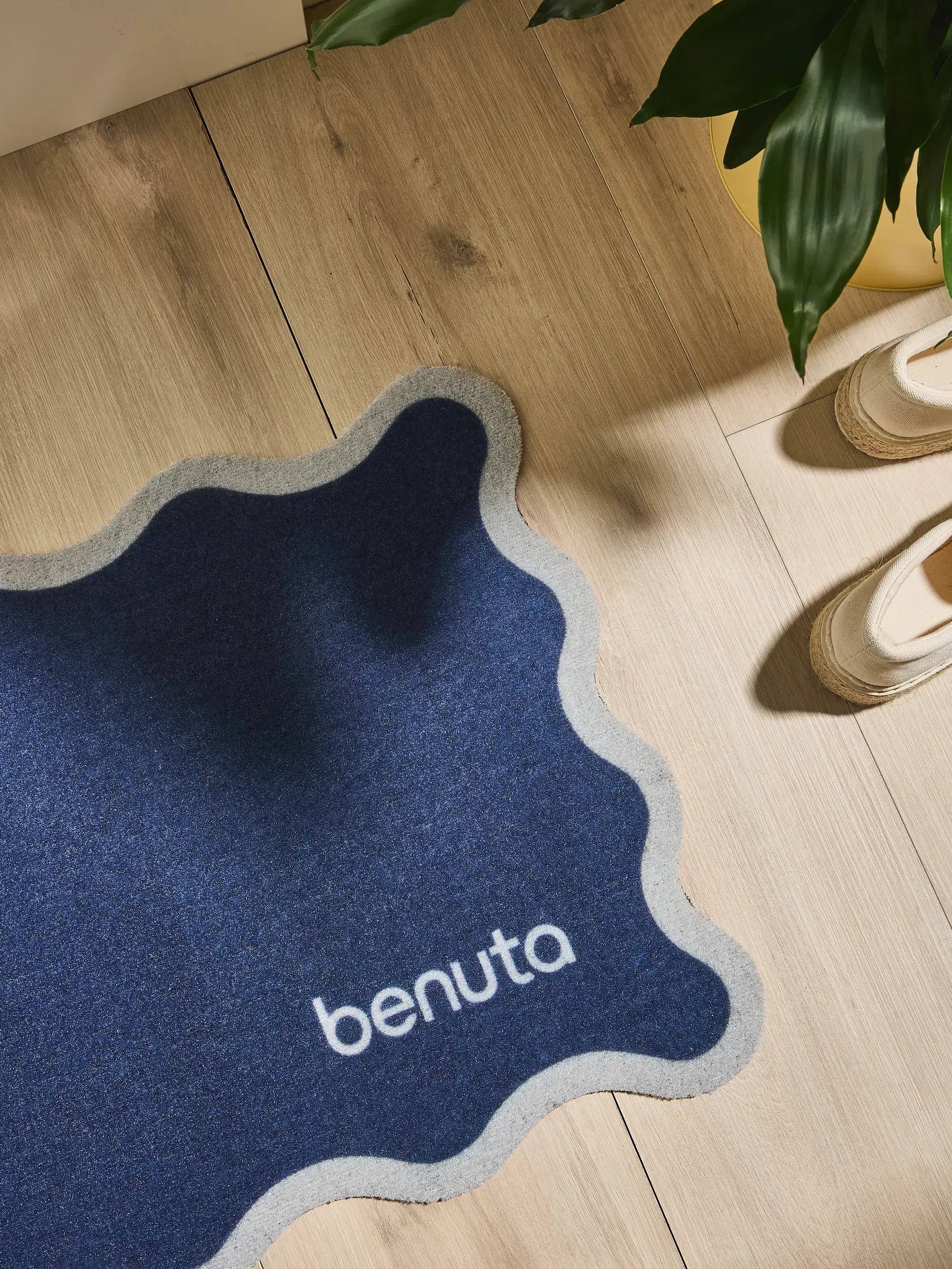 Wycieraczka Curl niebieski im Design Obramowanie aus 100% Poliester (PET recyklingowany) von benuta