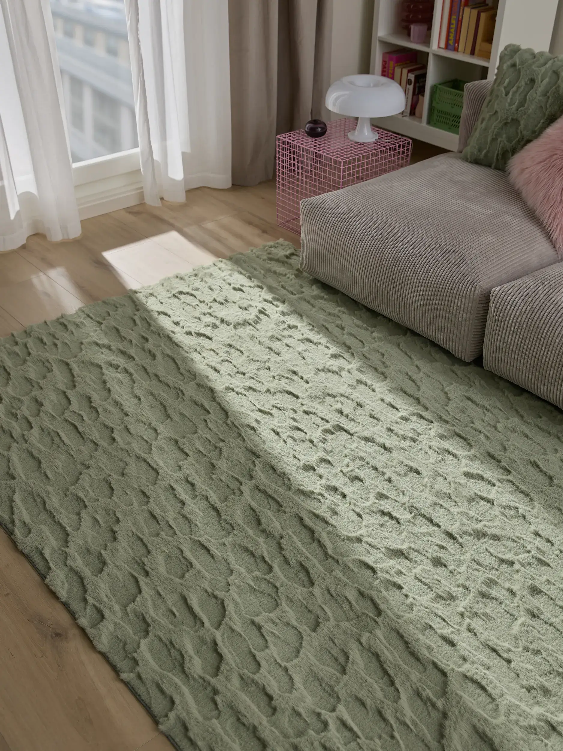 Rug made of 100% Polyester in Green with a 100% Polyester high pile by benuta Pop