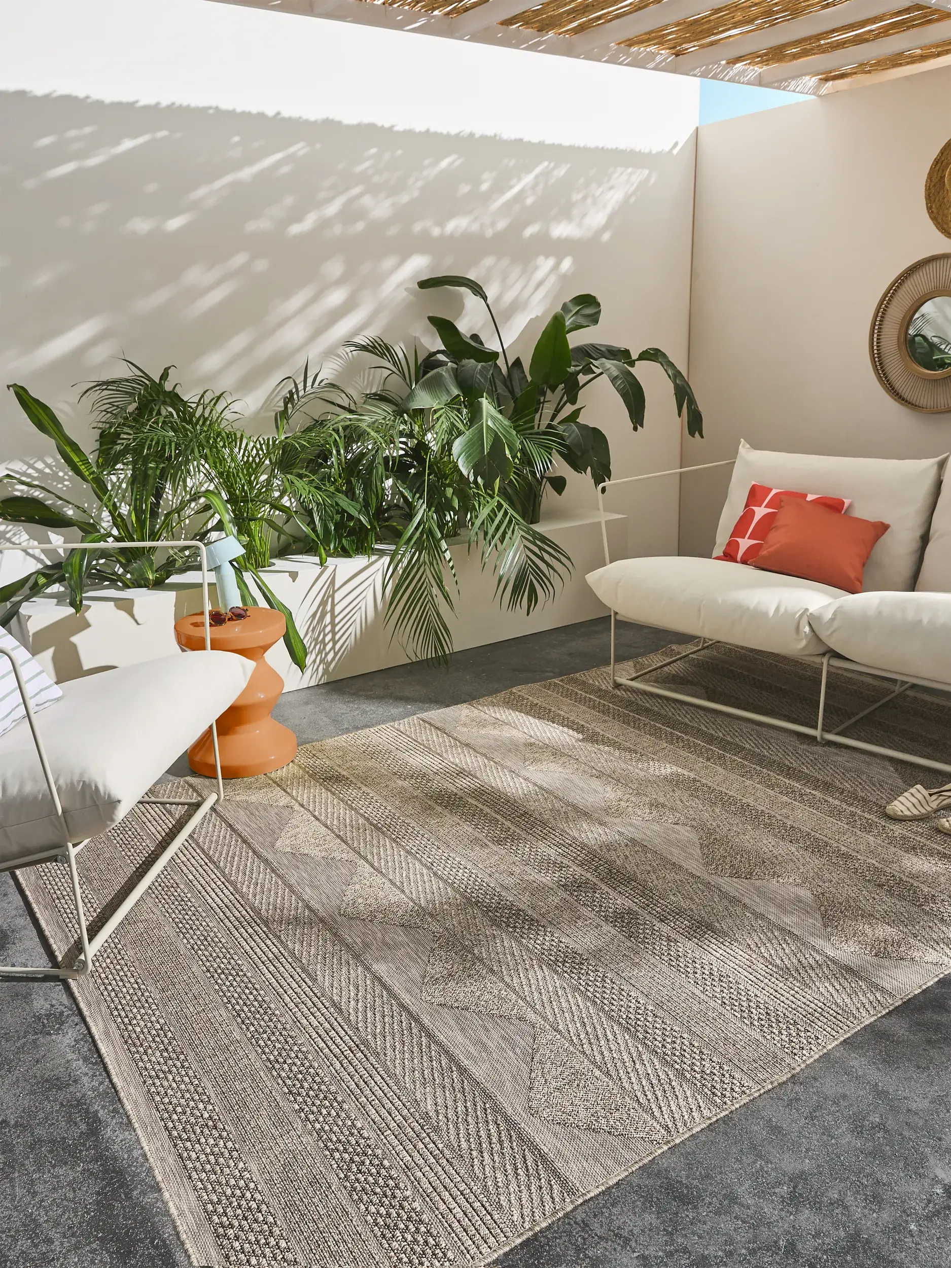 Rug made of 100% Polypropylen in Beige with a 100% Polypropylen high pile by benuta Nest
