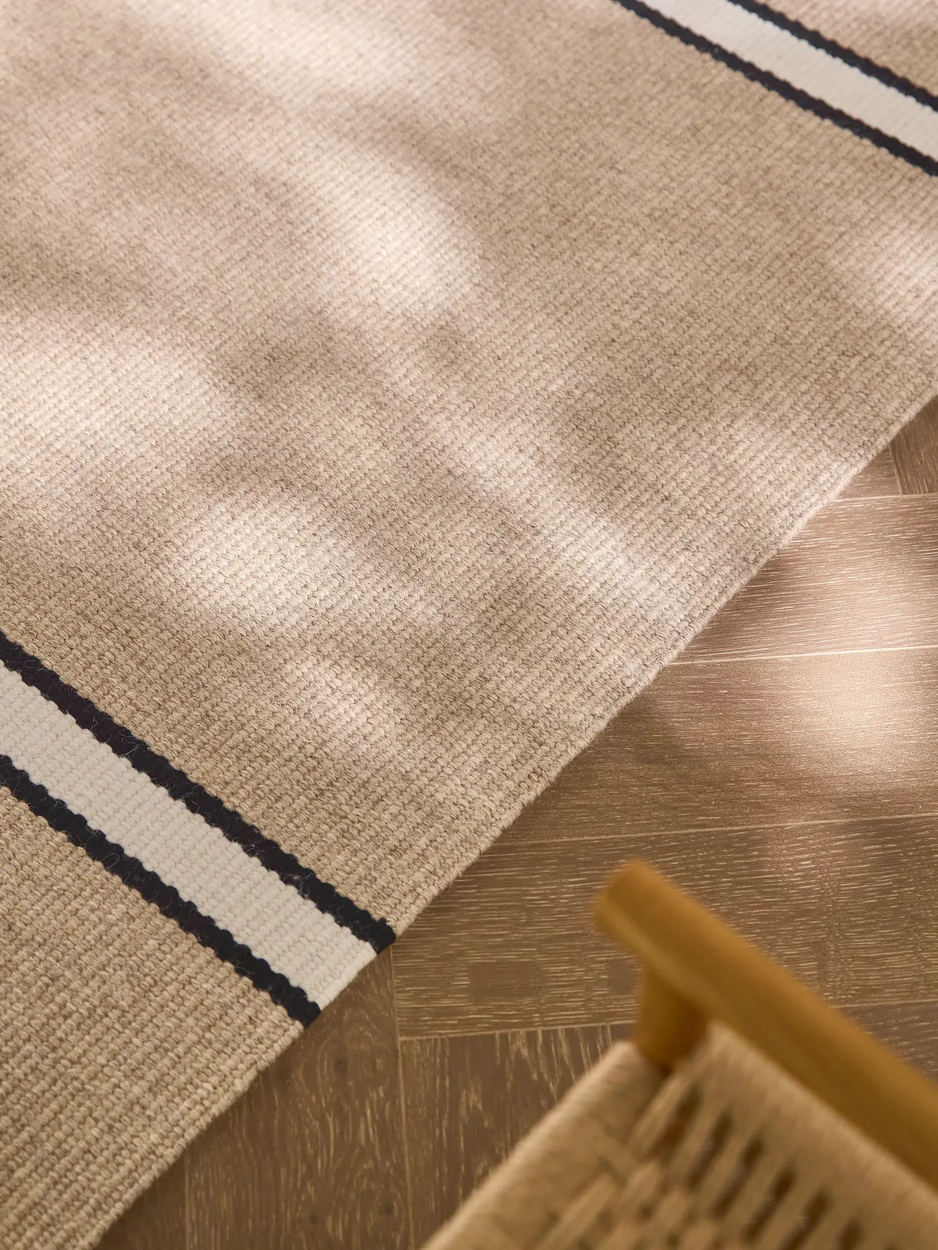 Teppich aus 100% Wolle in Beige mit 100% Wolle hohem Flor von benuta Pure