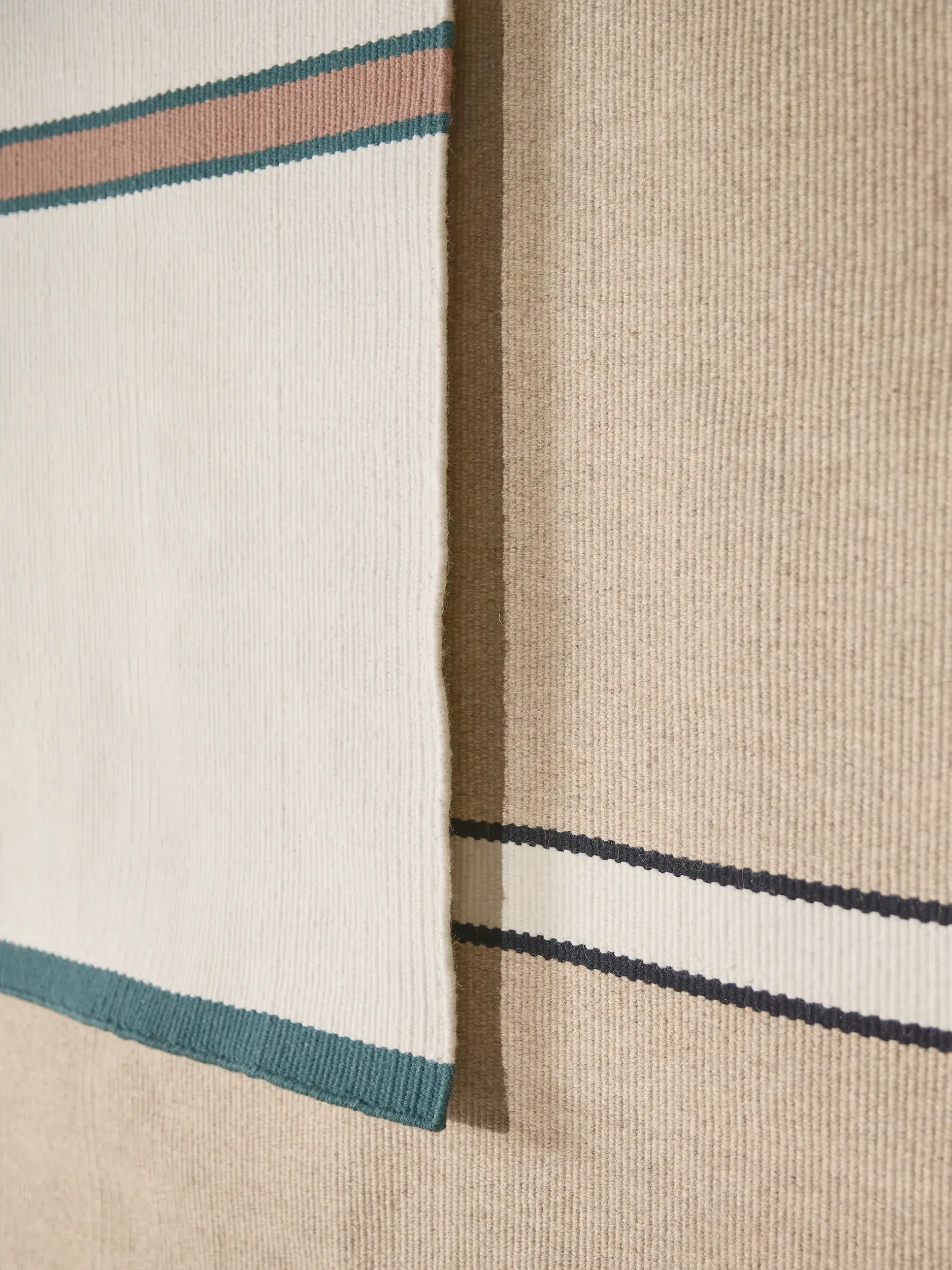 Rug made of 100% Wolle in Beige with a 100% Wolle high pile by benuta Pure