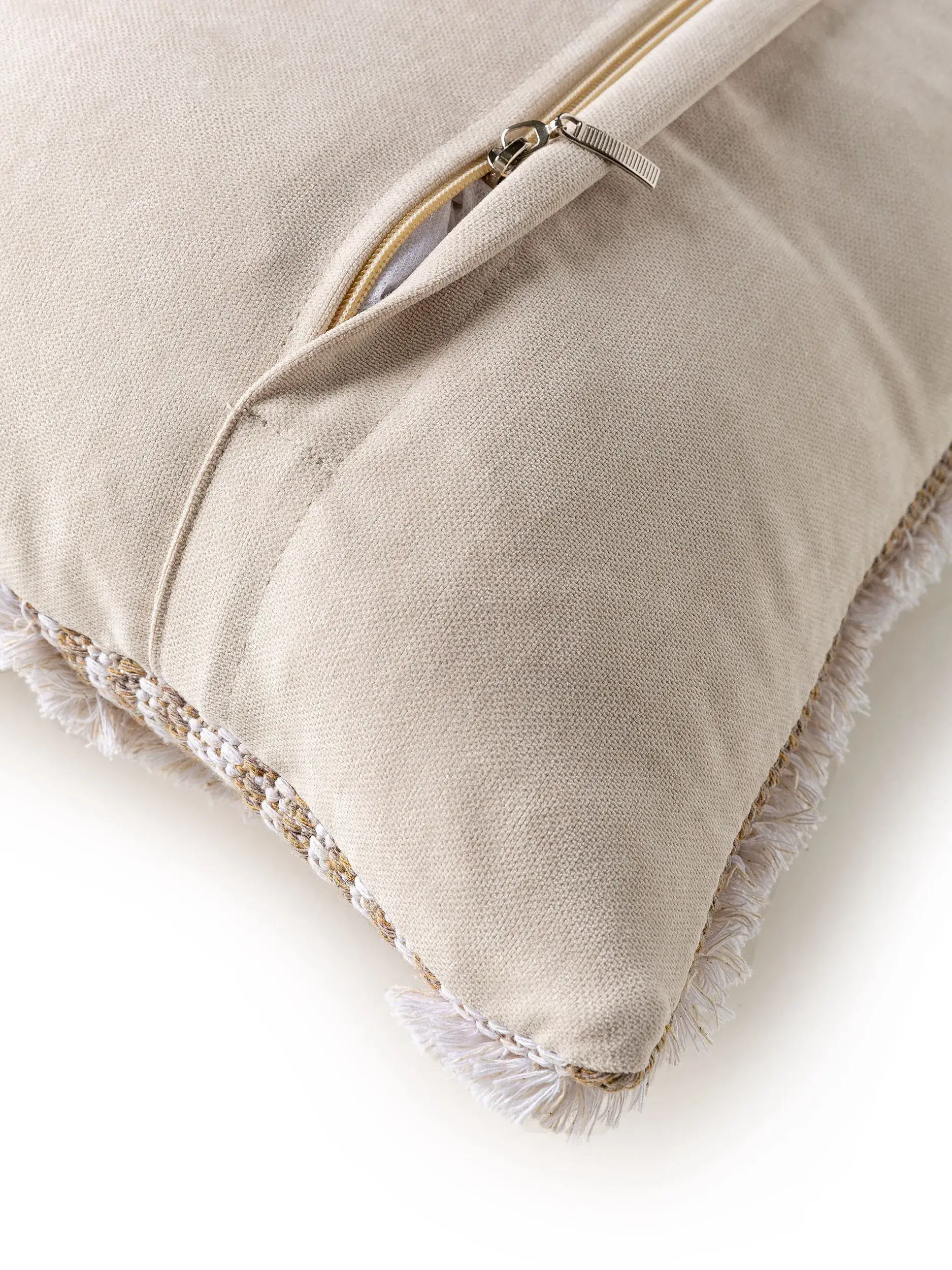 Kissenbezug Lundi Taupe im Design Geometrisch aus 100% Baumwolle von benuta Pop