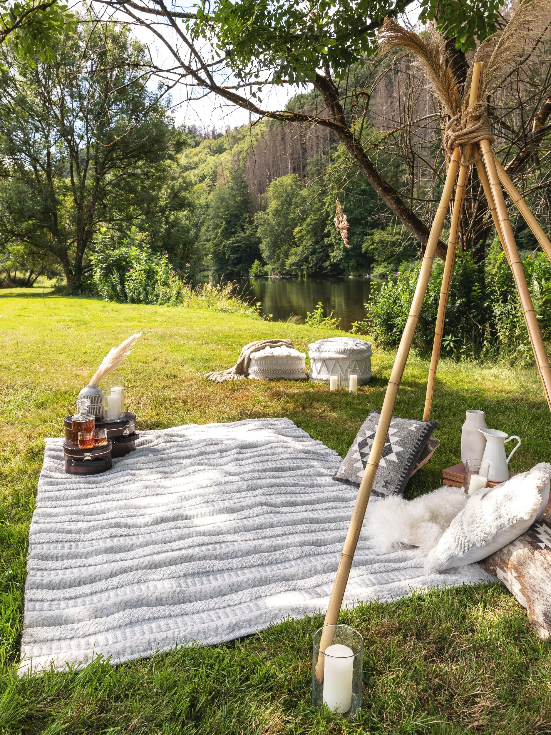 In- & Outdoor Pouf Toni Ivory von benuta Pure