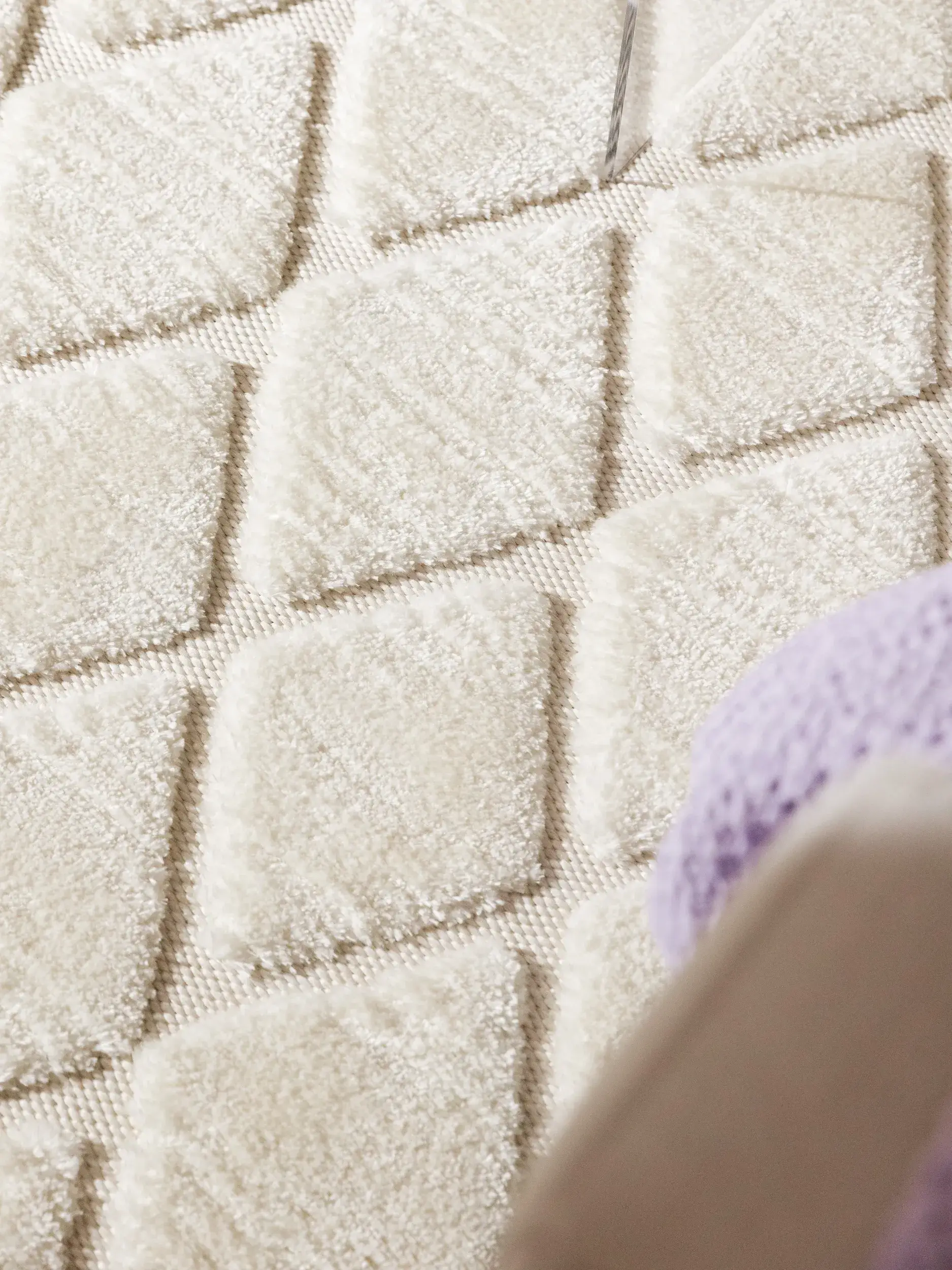 Rug made of 63% Polyester, 37% Polypropylen in White with a 63% Polyester, 37% Polypropylen high pile by benuta Pop