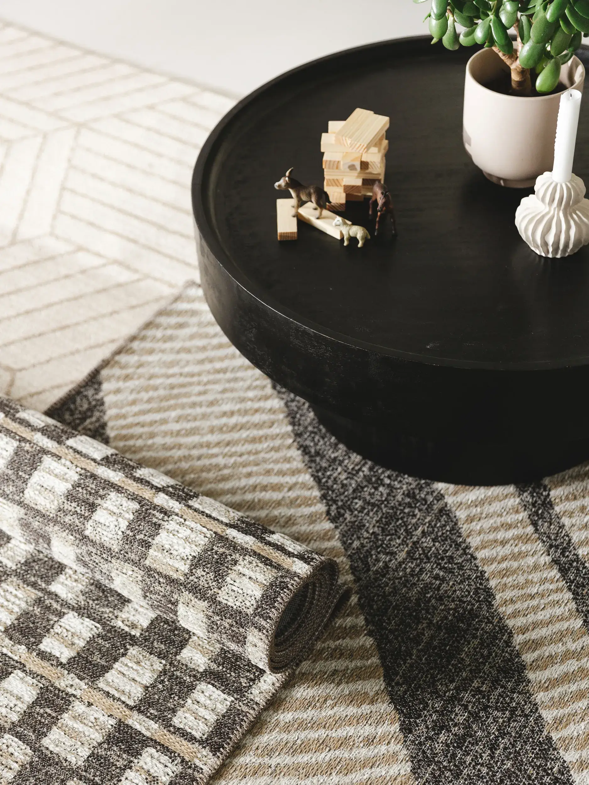 Teppich aus 65% Polyester (recycled PET), 35% Jute in Beige mit 65% Polyester (recycled PET), 35% Jute hohem Flor von benuta Nest